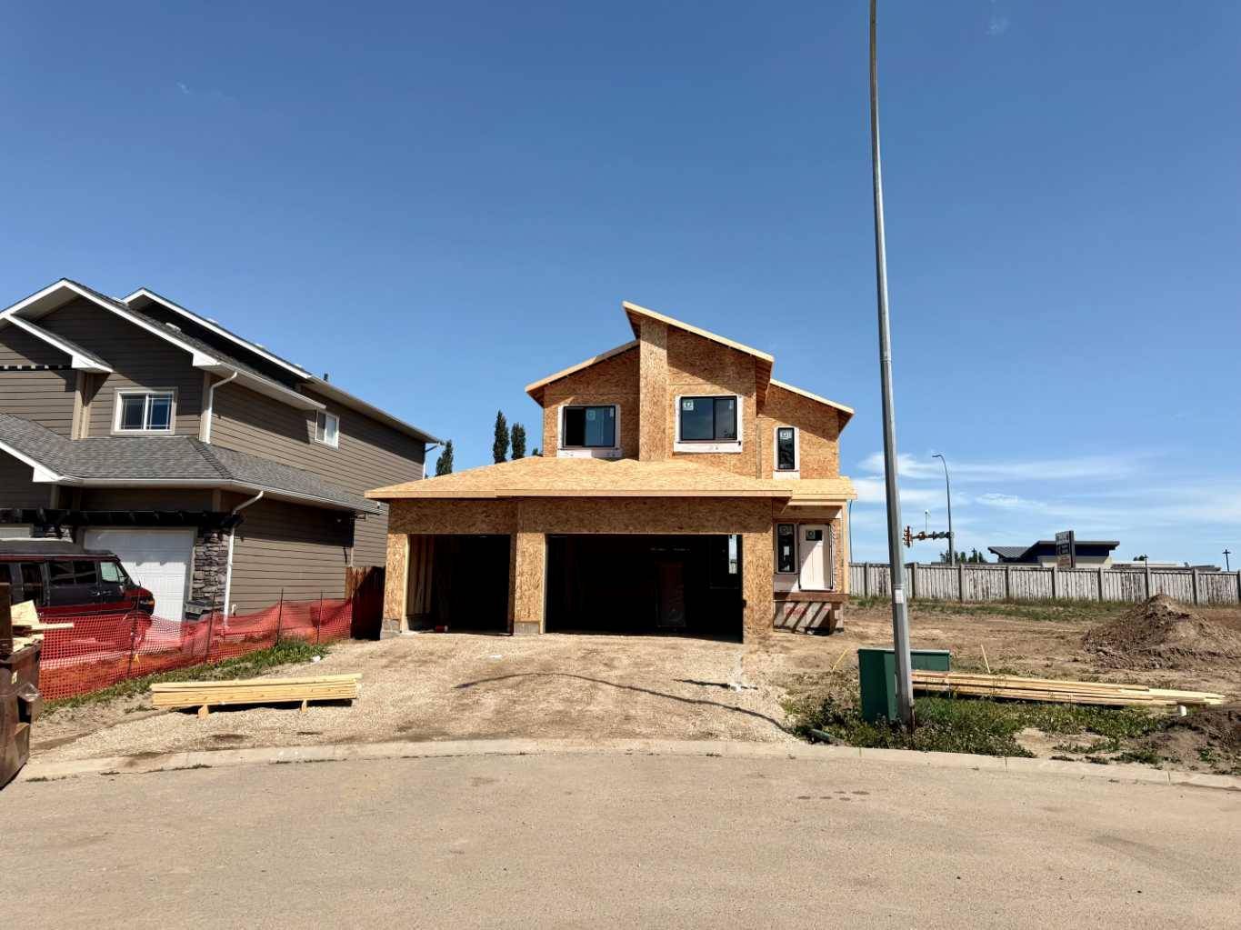 10210 67 AVE, Grande Prairie, AB T8W 0K7