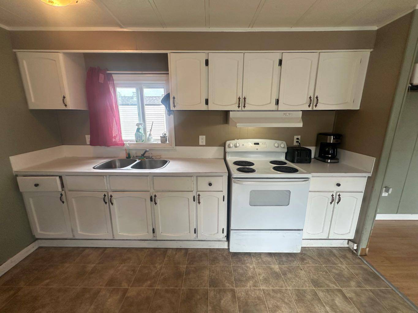 Red Deer, AB T4P 2A6,5344 76 ST #154