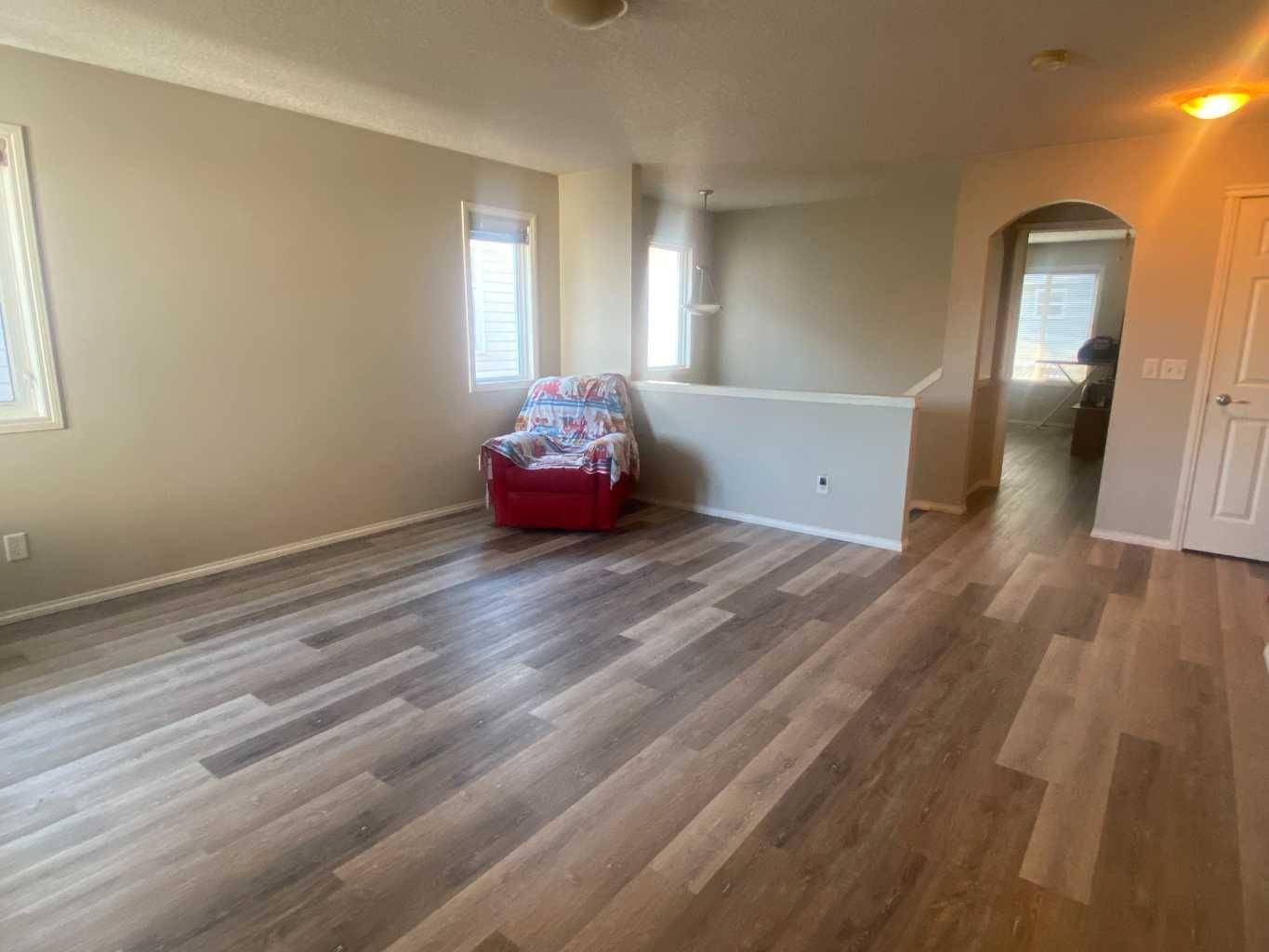 Calgary, AB T3J 5N3,145 Saddlecrest GN NE