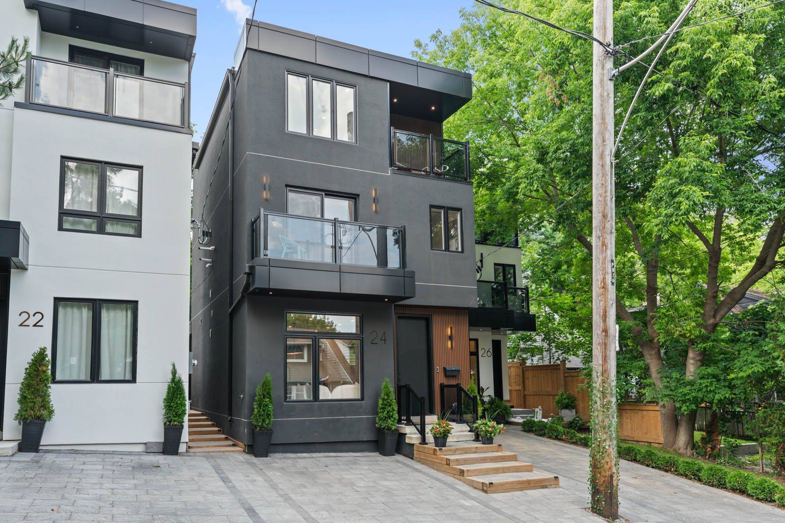 Toronto E01, ON M4L 2E9,24 Harriet ST