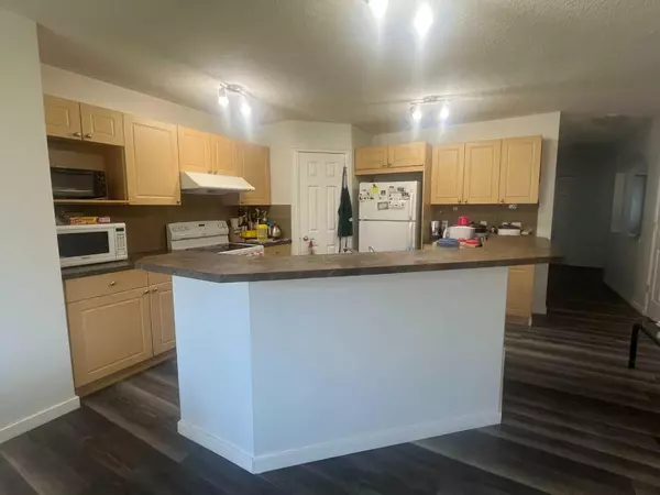 Calgary, AB T3J 5N3,145 Saddlecrest GN Northeast