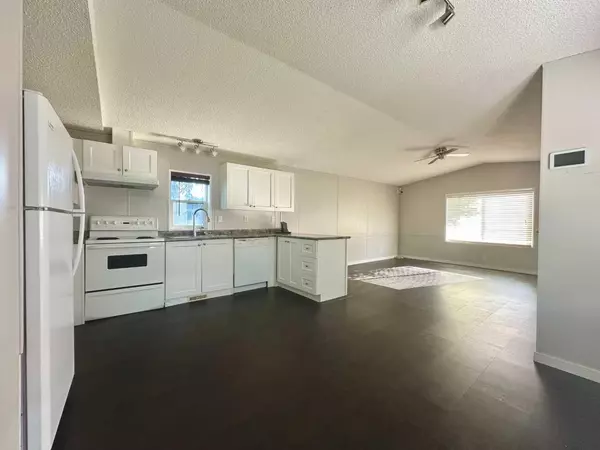 Calgary, AB T2A 0W5,6724 17 AVE Southeast #167
