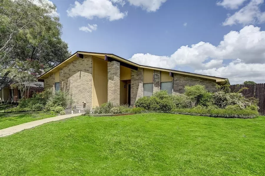 2118 Courtland Circle, Carrollton, TX 75007