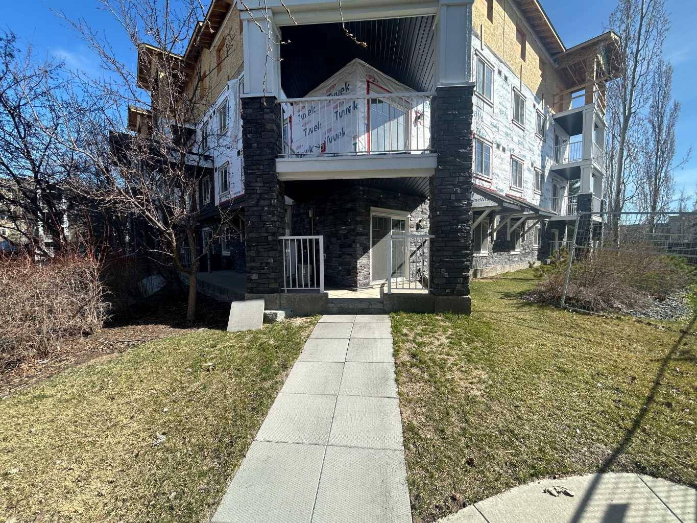 Calgary, AB T2Z 0M8,115 Prestwick Villas SE #1112