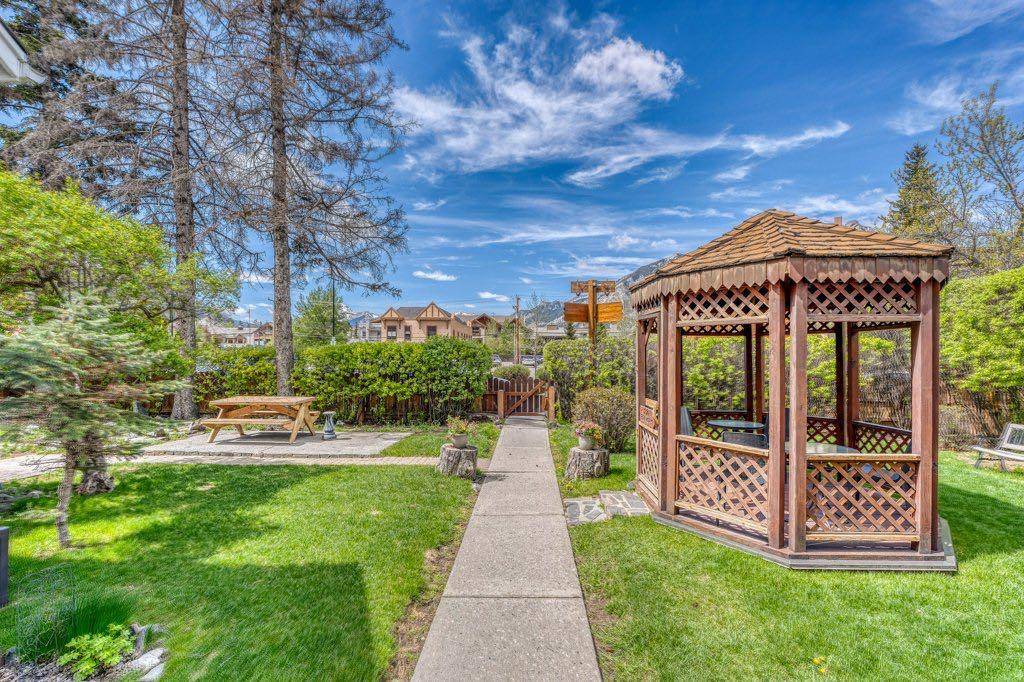 Banff, AB T1L 1B2,218 & 220 Beaver ST