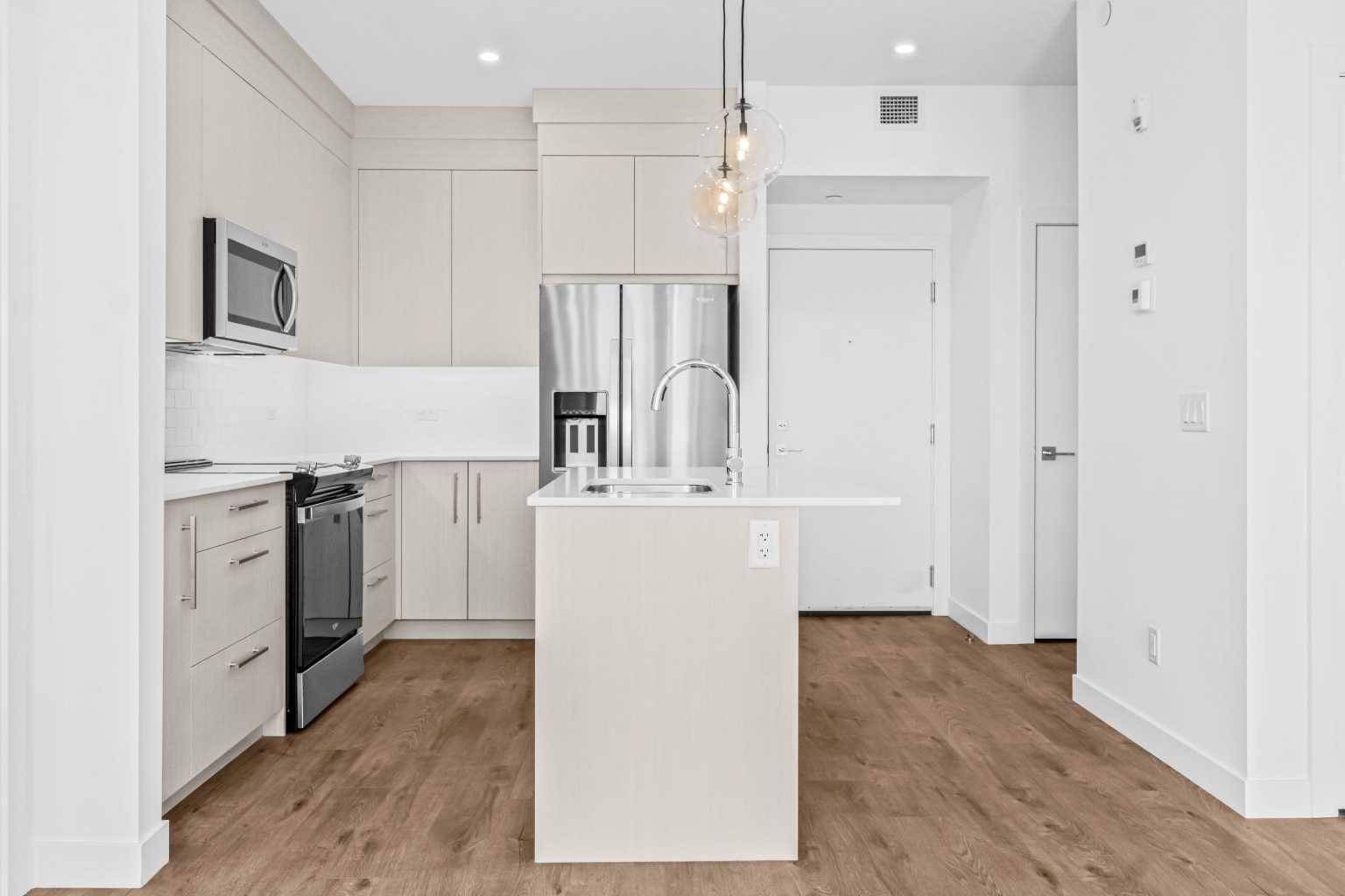 Chestermere, AB T3M 2L7,6 MERGANSER DR West #2410