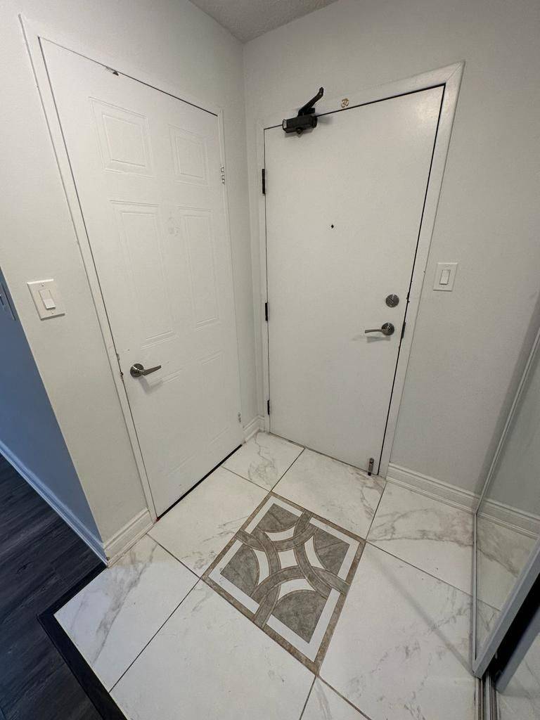 Mississauga, ON L5B 3W4,350 Webb DR #1410
