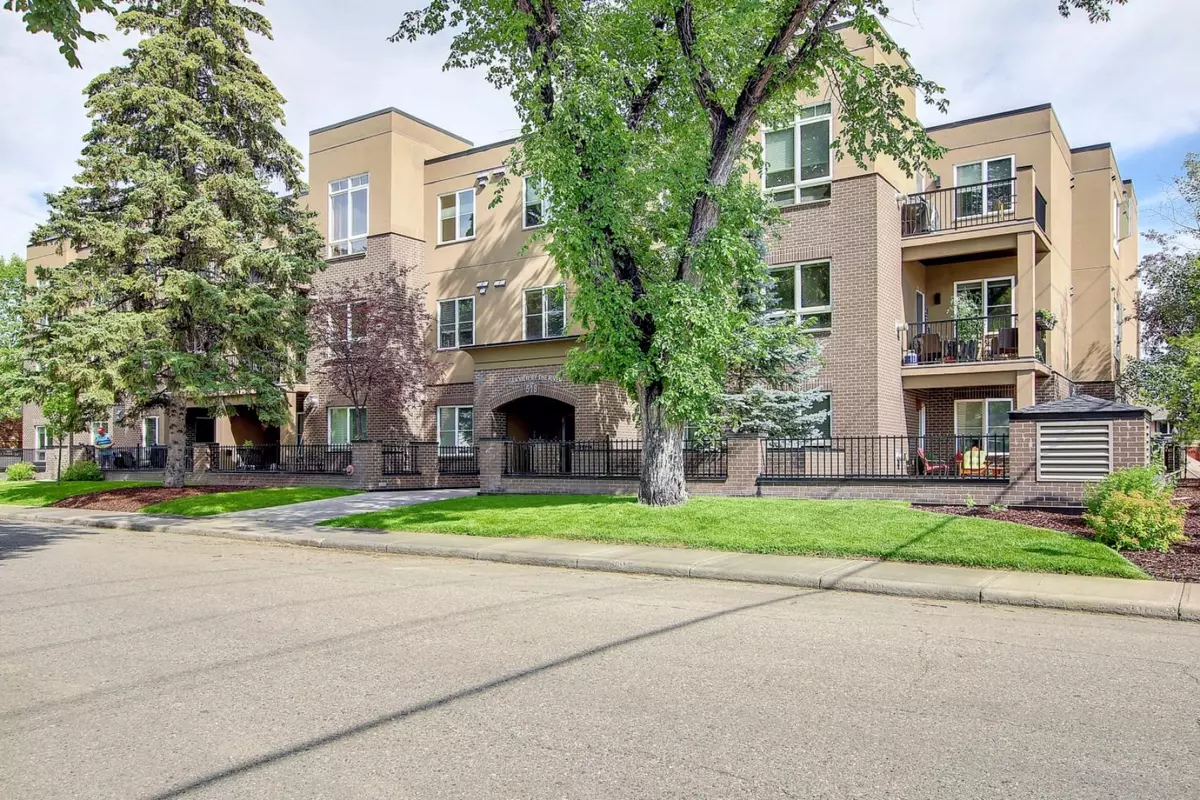 Calgary, AB T2N 2W4,518 33 ST NW #205