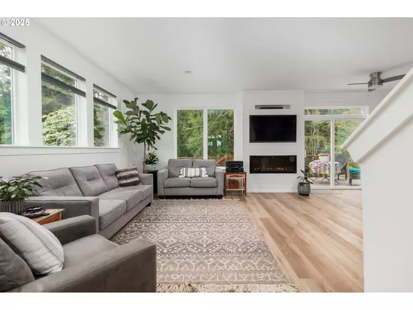 Lincoln City, OR 97367,1937 NE 7TH DR