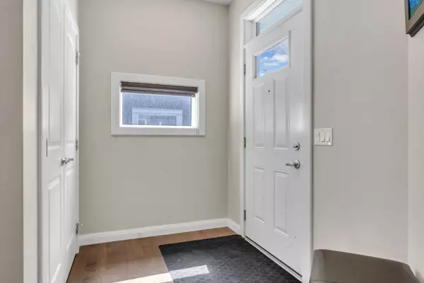 Calgary, AB T3N0N5,14 Redstone Mews NE