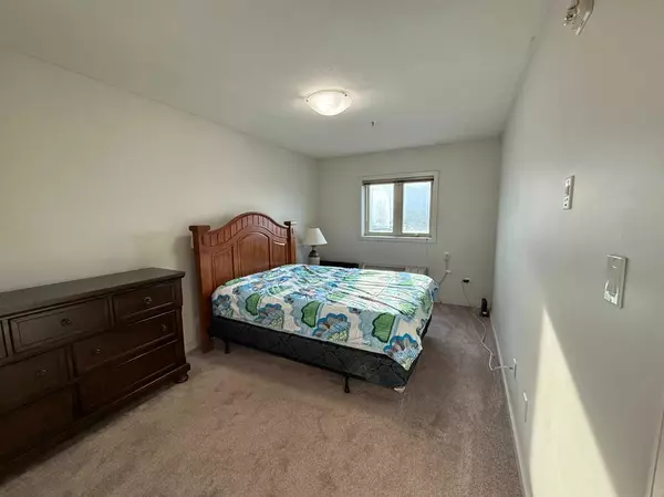 Fort Mcmurray, AB T9H5G2,8528 Manning #606