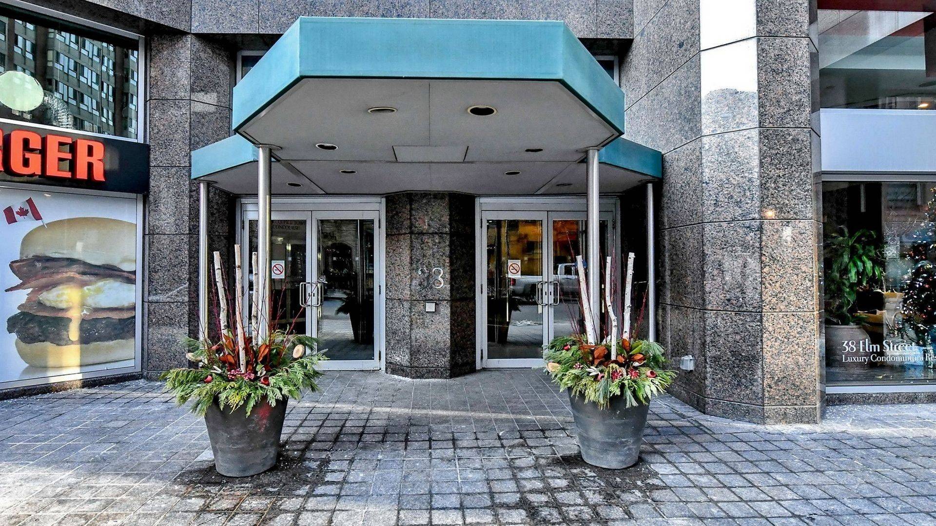 Toronto C01, ON M5G 2K5,38 Elm ST #2606