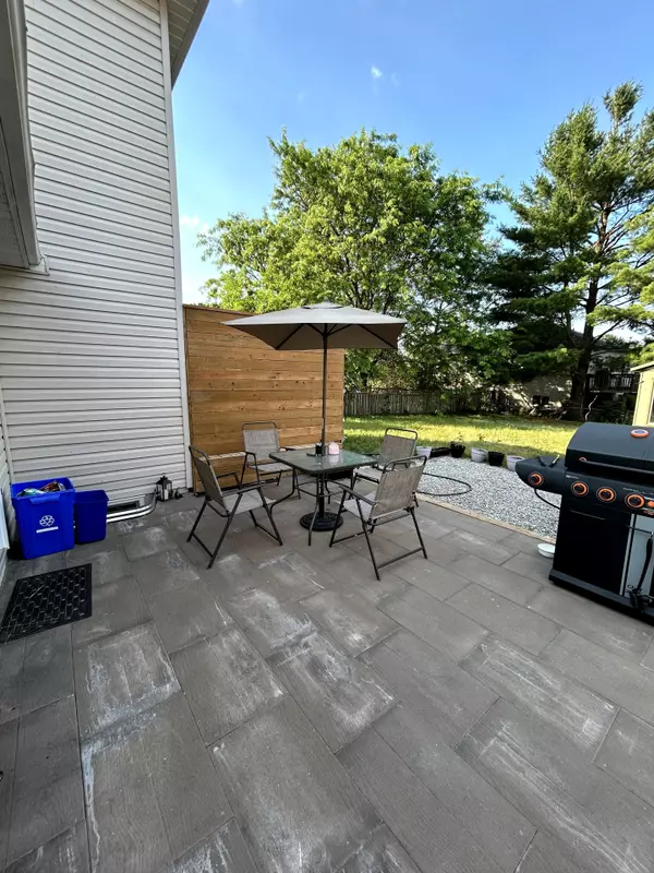 Innisfil, ON L9S 1V5,945 Vance CRES #UNIT 1&2