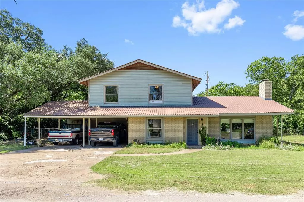 San Saba, TX 76877,1309 W Sunset Street