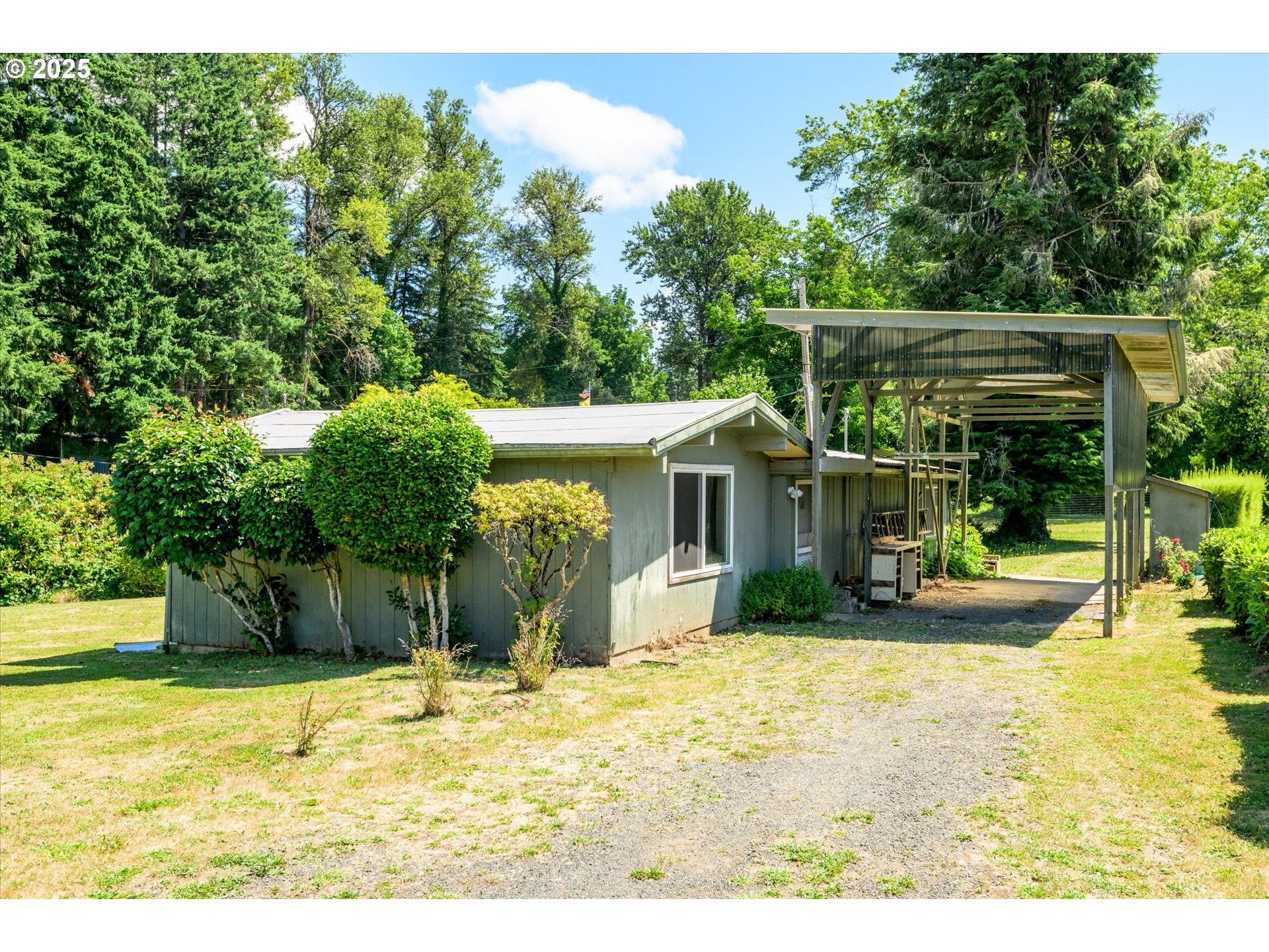 Leaburg, OR 97489,42789 MCKENZIE HWY