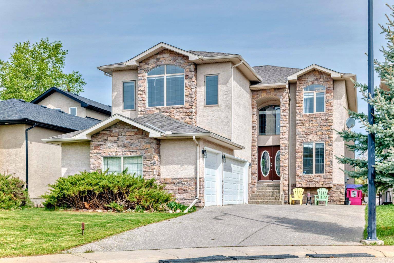 76 West Cedar Rise Southwest, Calgary, AB T3H 5E2