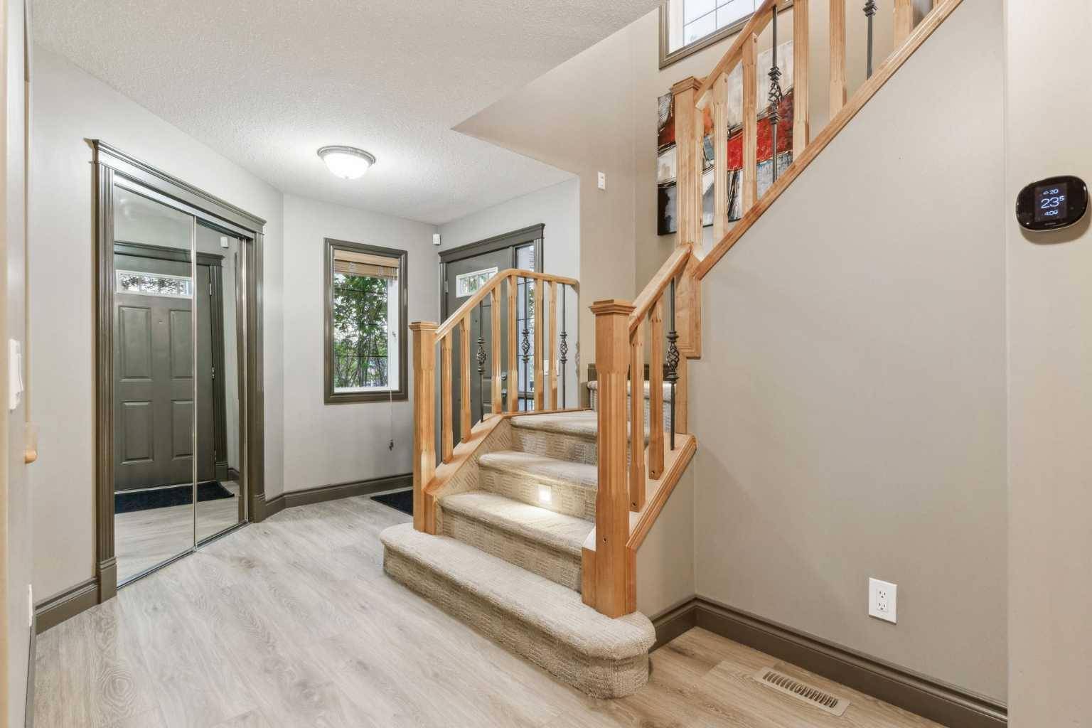Airdrie, AB T4A 2E2,214 Thornleigh Close SE