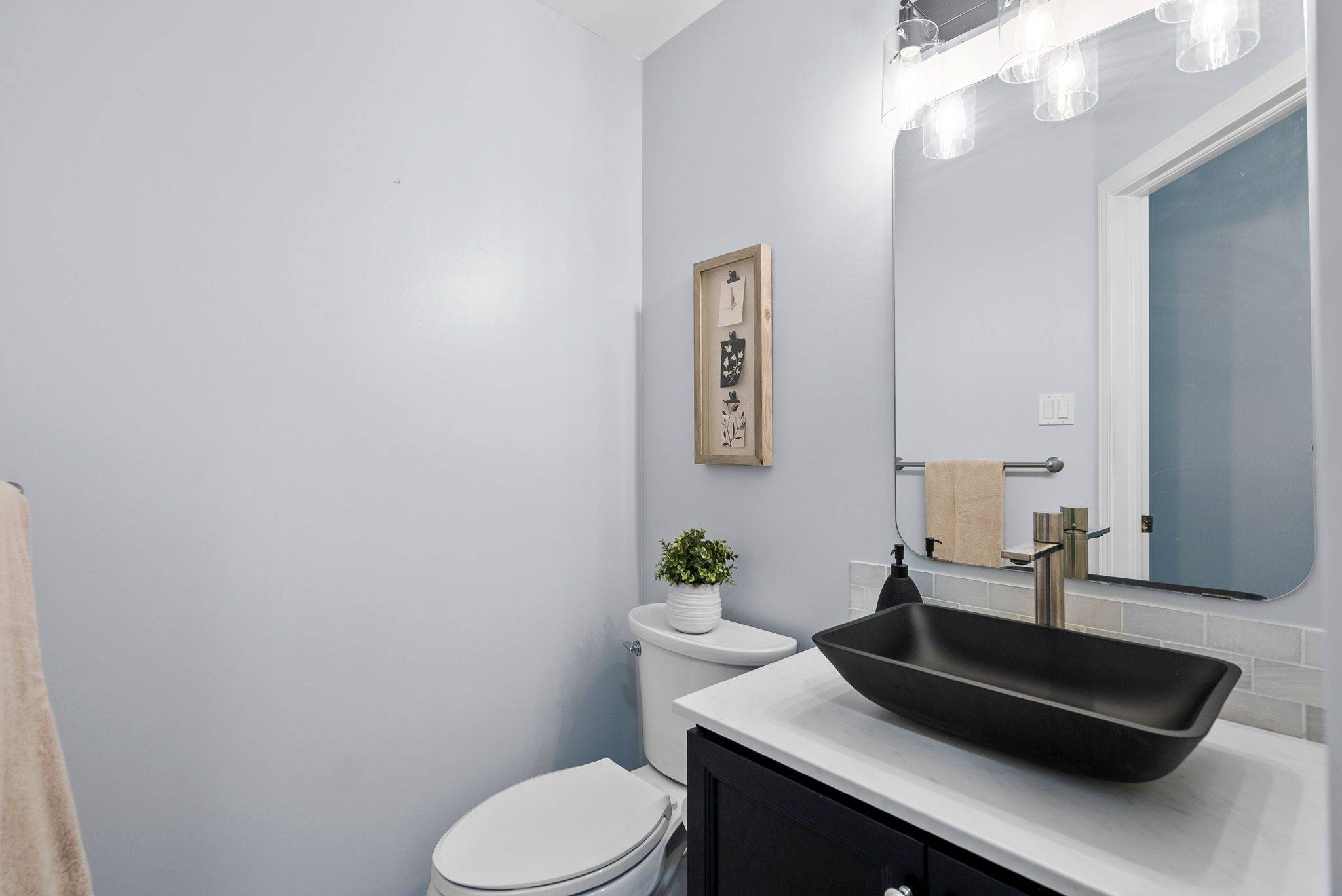 Kanata, ON K2M 2S3,68 Eagleview ST