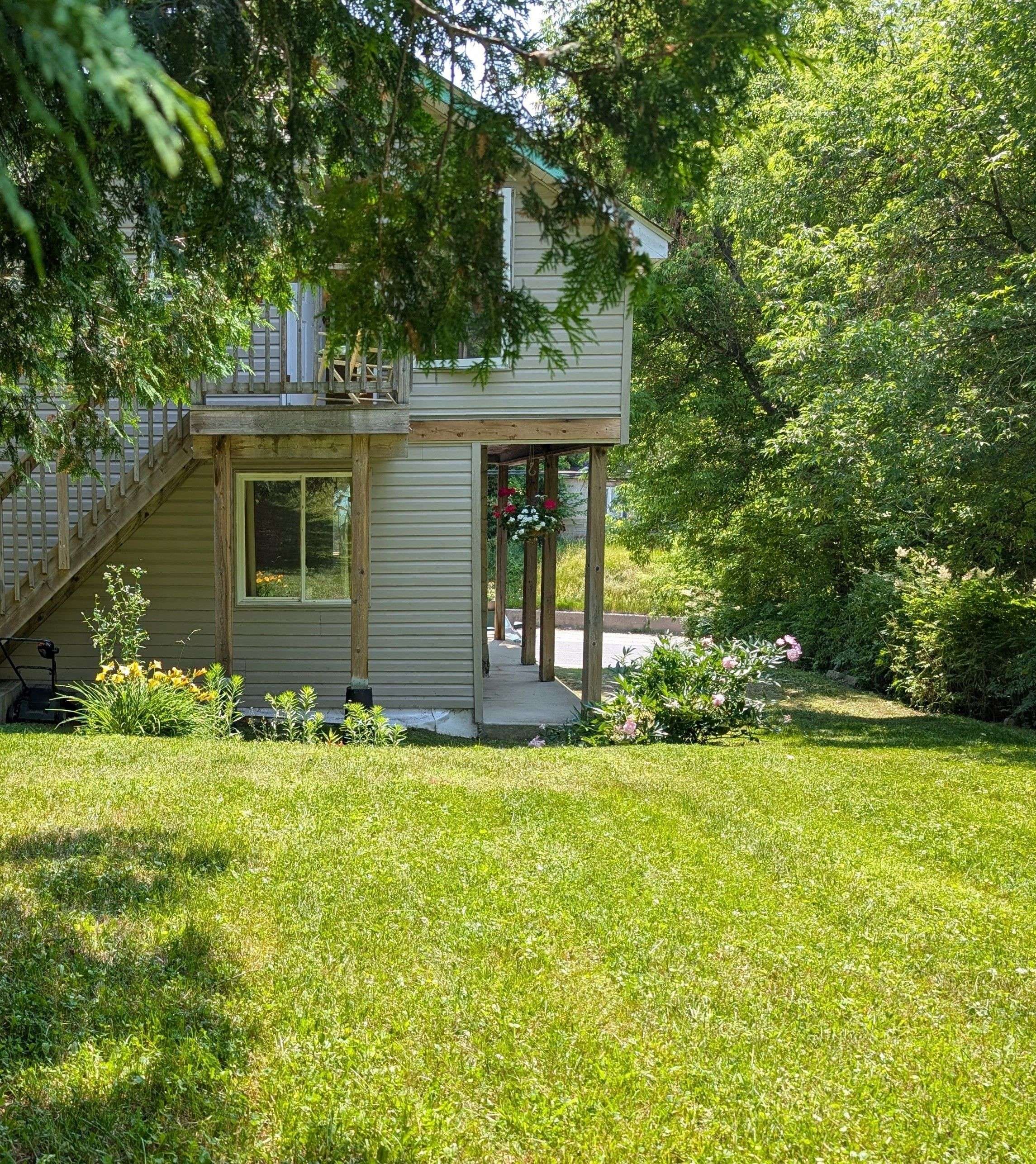 78 Bridge ST E, Bancroft, ON K0L 1C0