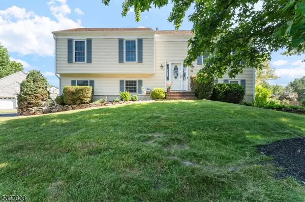 26 Ditmars Cir, Hillsborough Twp., NJ 08844