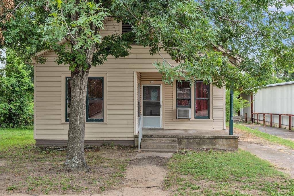 Teague, TX 75860,614 Main Street