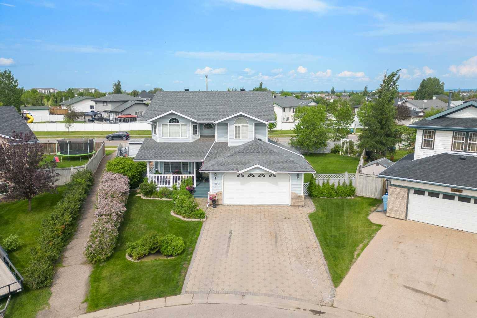 140 Burton PL, Fort Mcmurray, AB T9K1V4