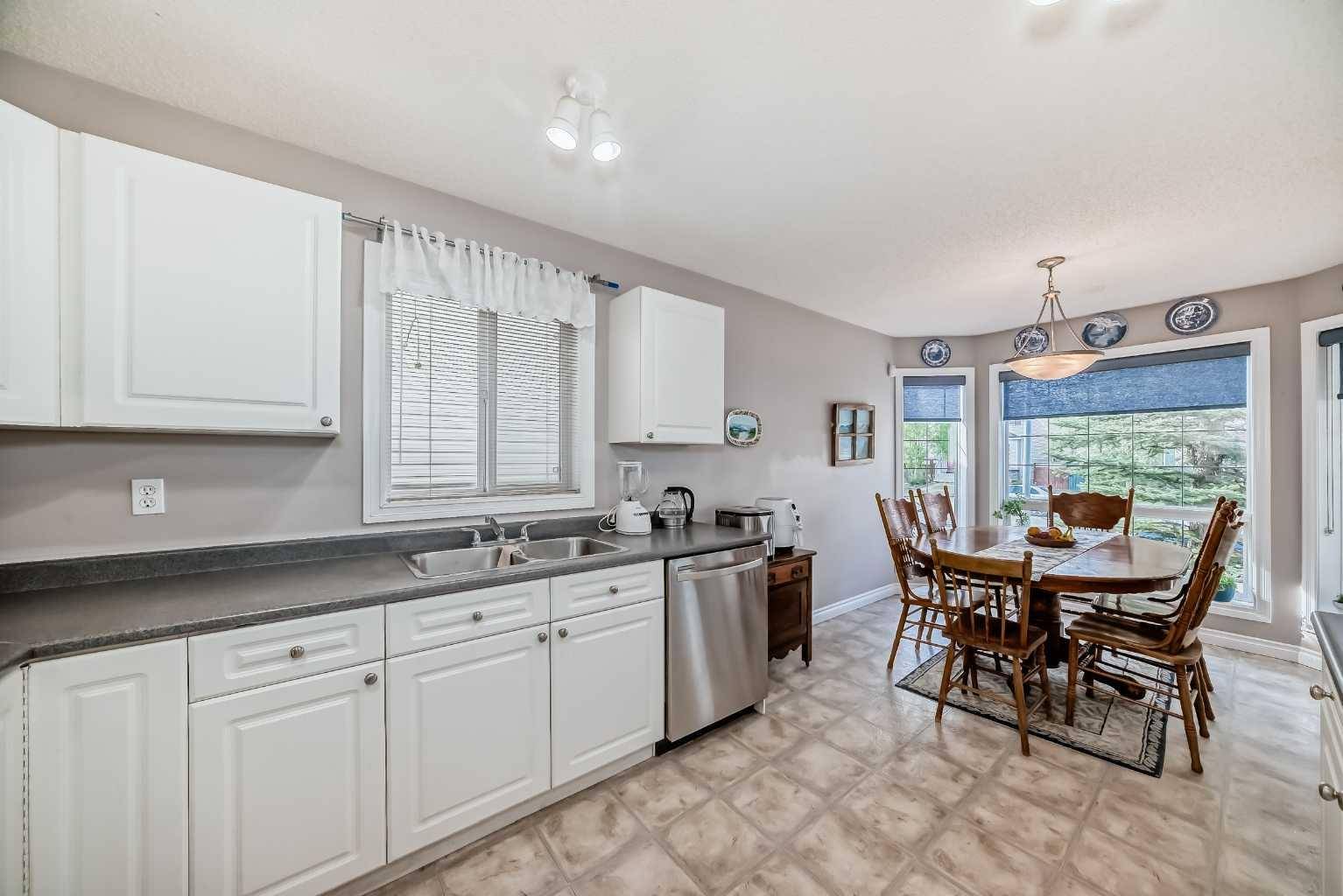 Calgary, AB T3J 4S2,369 Taradale DR Northeast