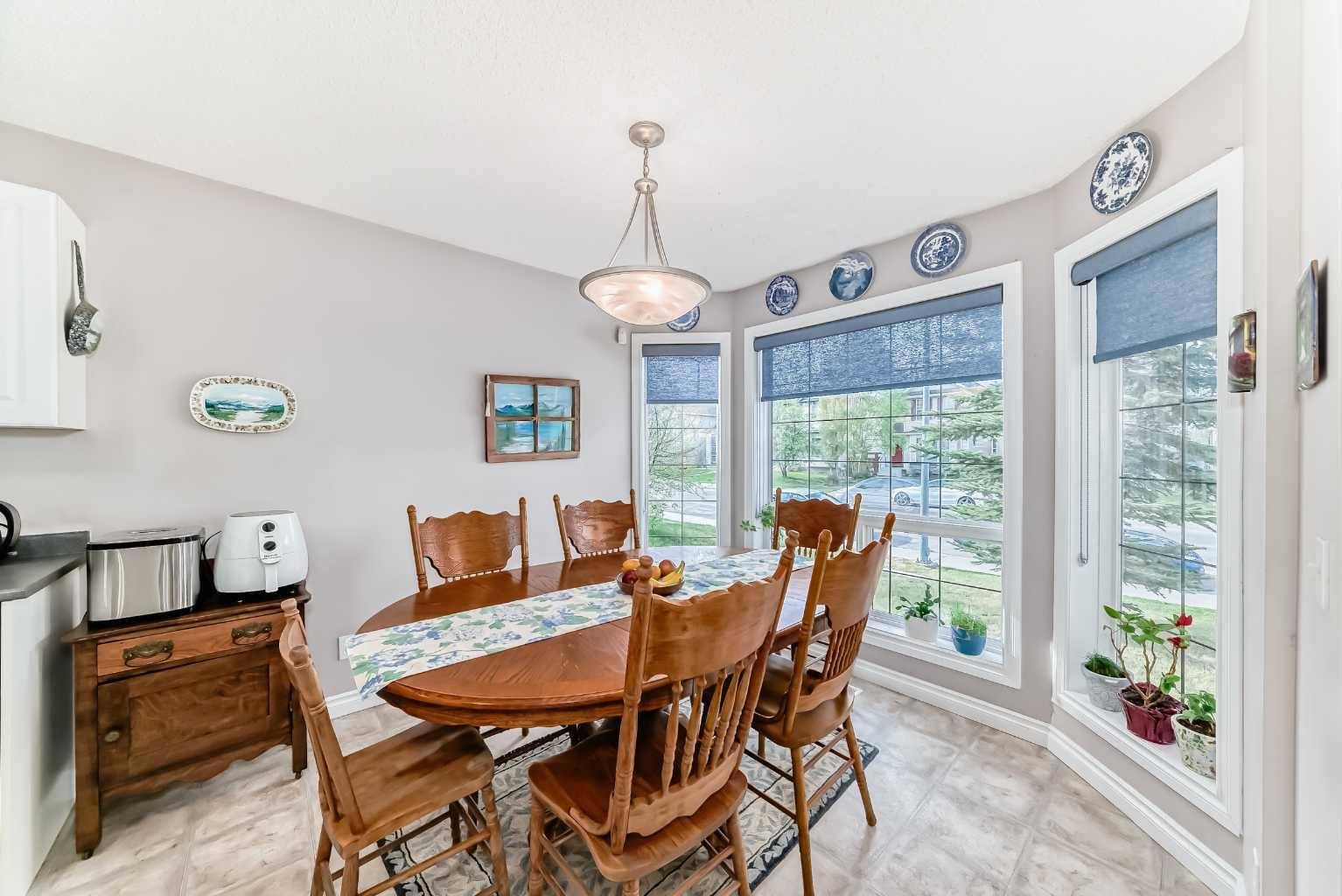 Calgary, AB T3J 4S2,369 Taradale DR Northeast