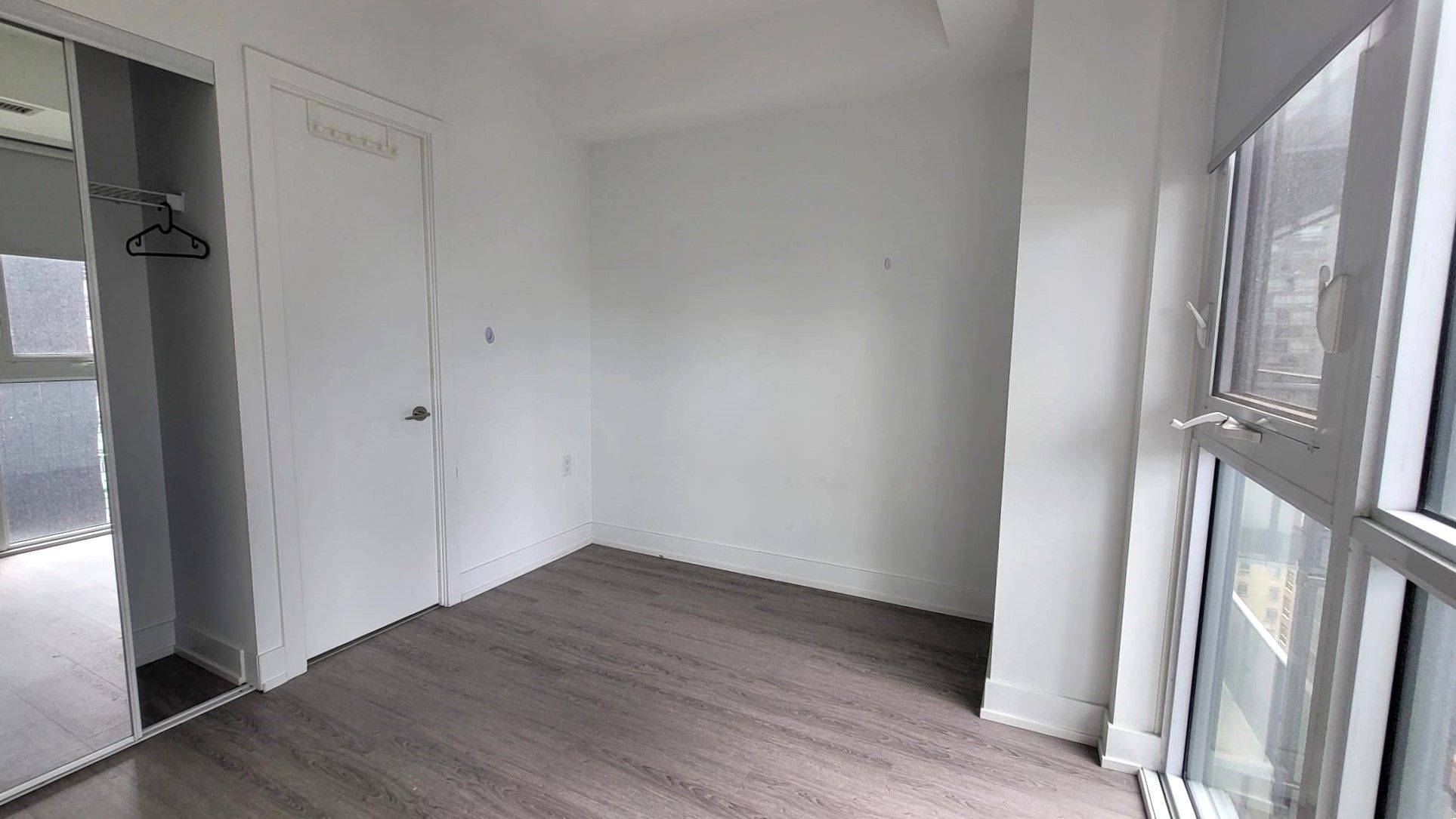 Toronto C01, ON M4Y 0E9,7 Grenville ST #2105