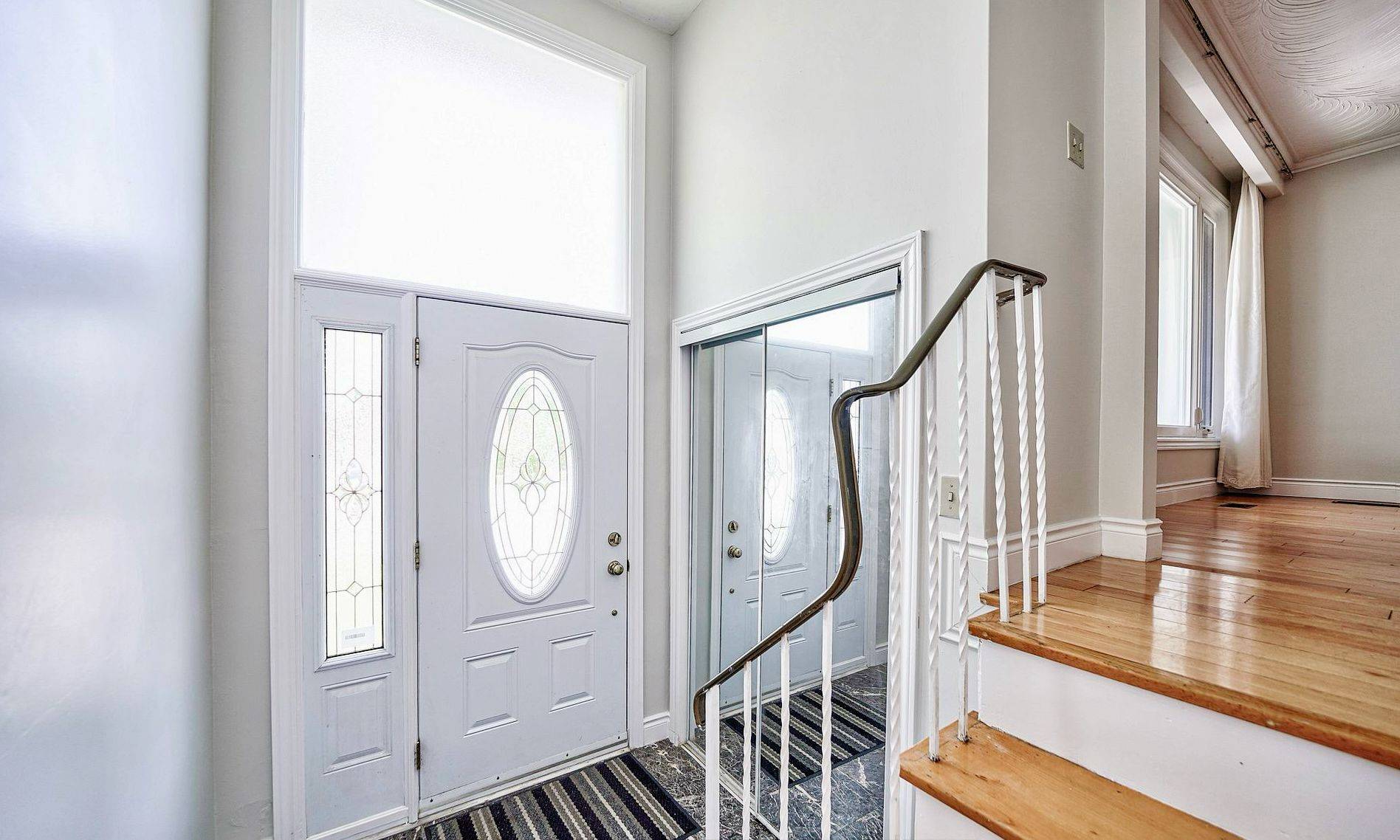 Toronto C15, ON M2H 1K3,20 Greyhound DR #Upper