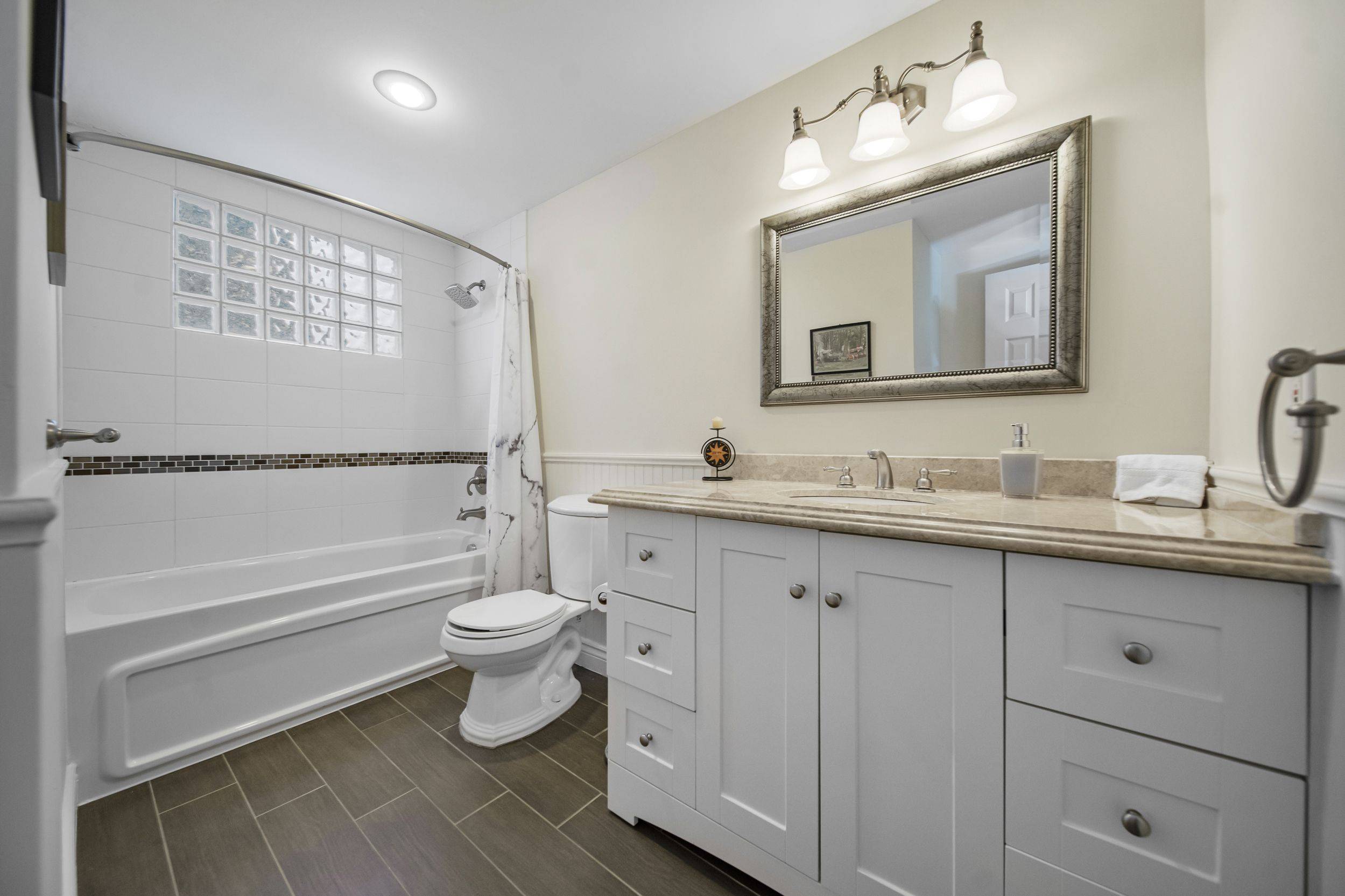 38 River View DR, Brampton, ON L6W 2E5