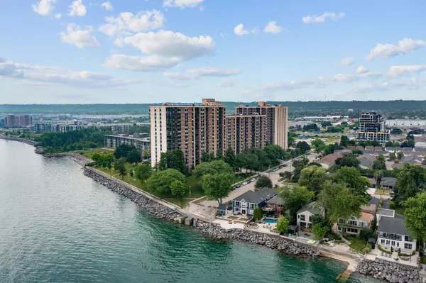 500 GREEN RD #218, Hamilton, ON L8E 3M6