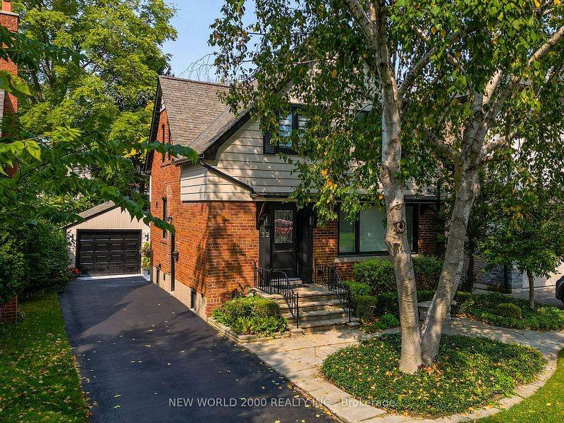 Toronto W07, ON M8Y 1Z3,32 Edwalter AVE
