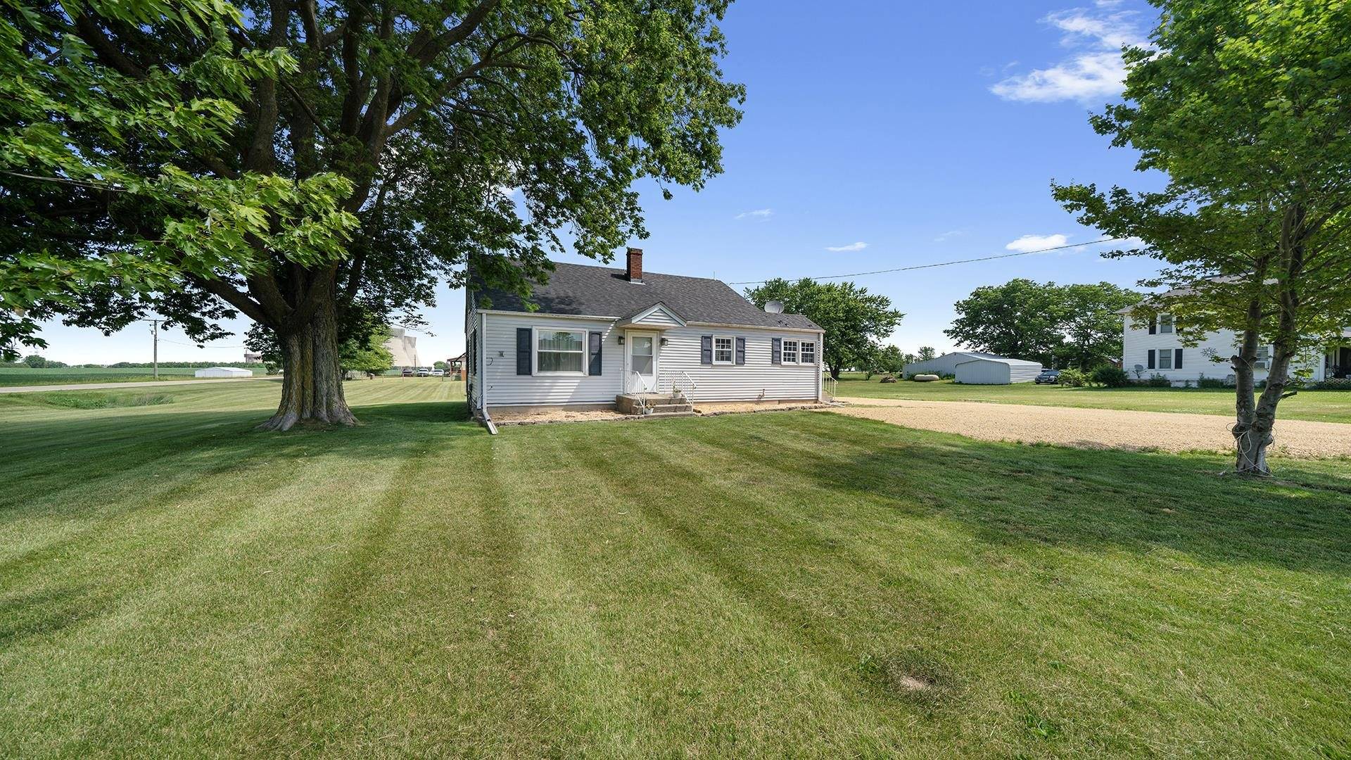 3006 E Holcomb Road, Oregon, IL 61061