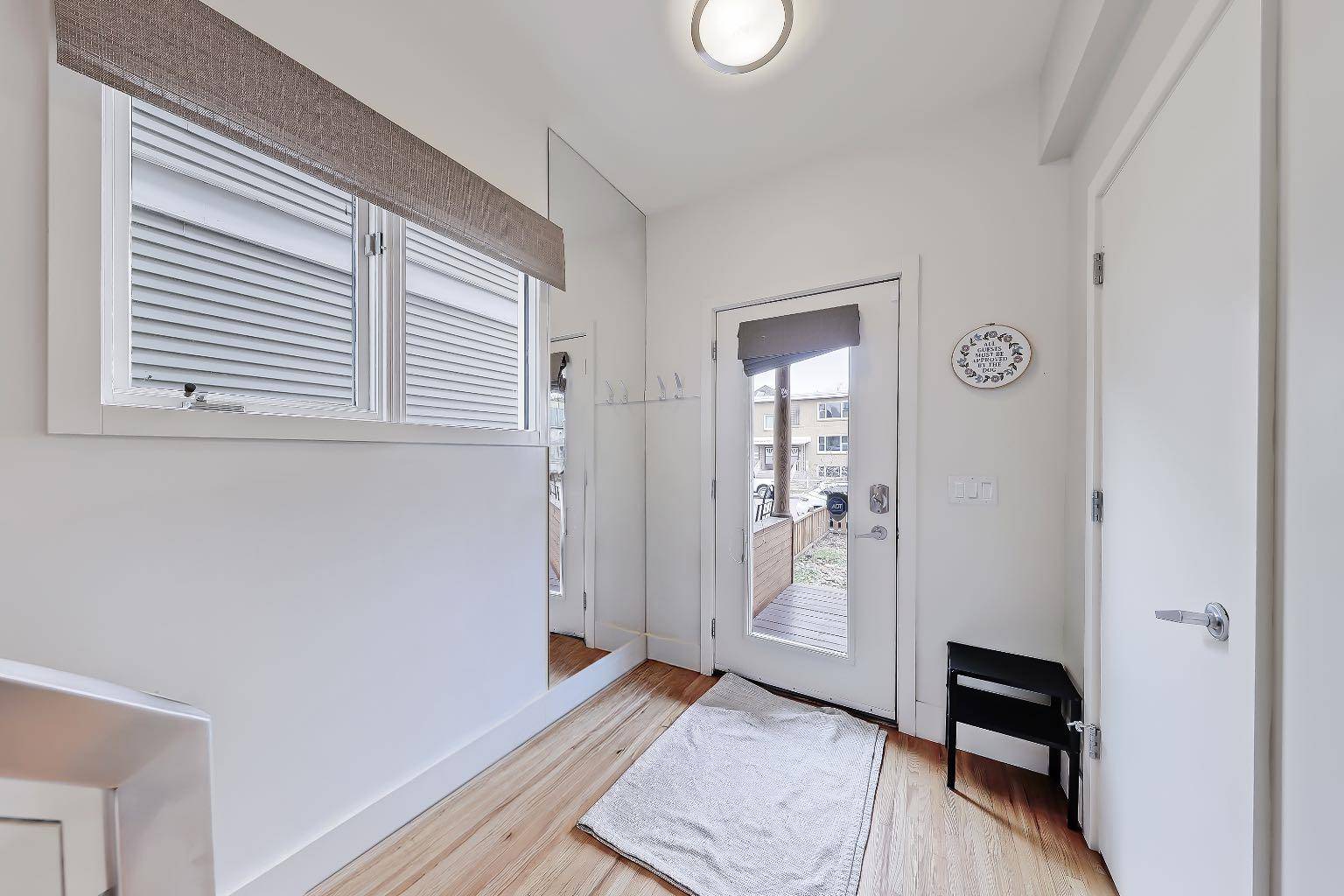 Calgary, AB T2S0E2,522 19 AVE SW