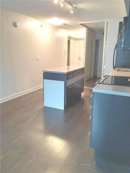 Toronto C01, ON M5V 1T8,21 Nelson ST #513