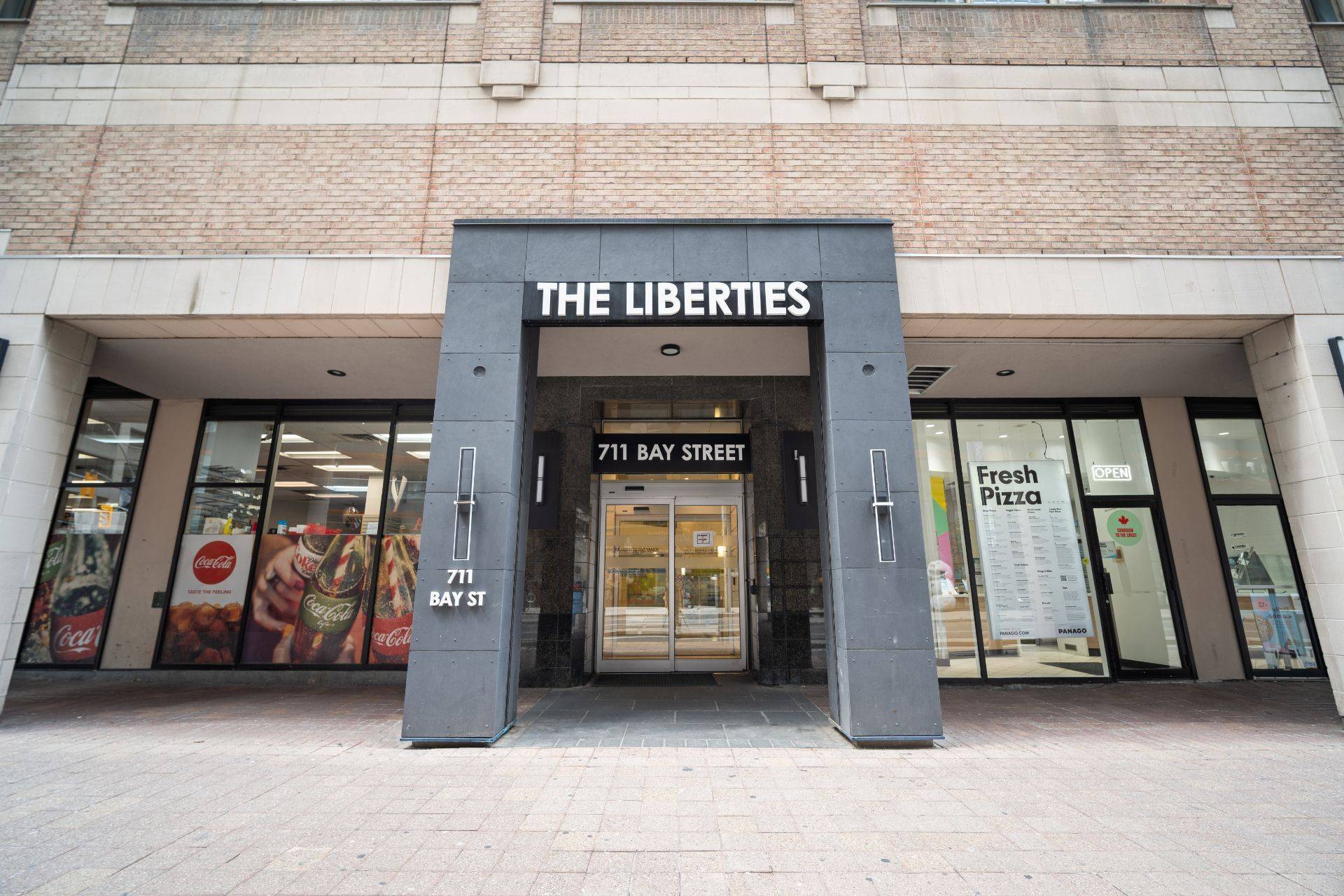 Toronto C01, ON M5G 2J8,711 Bay ST #1613