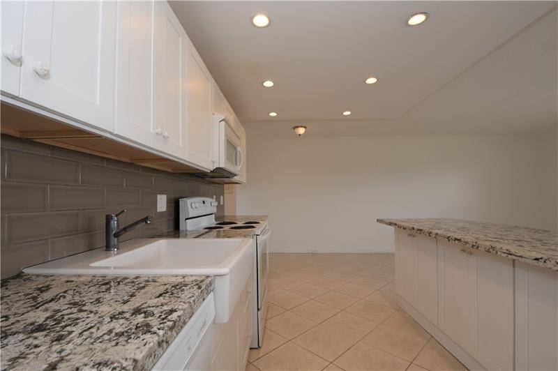 Coconut Creek, FL 33066,2801 Victoria Way #J4