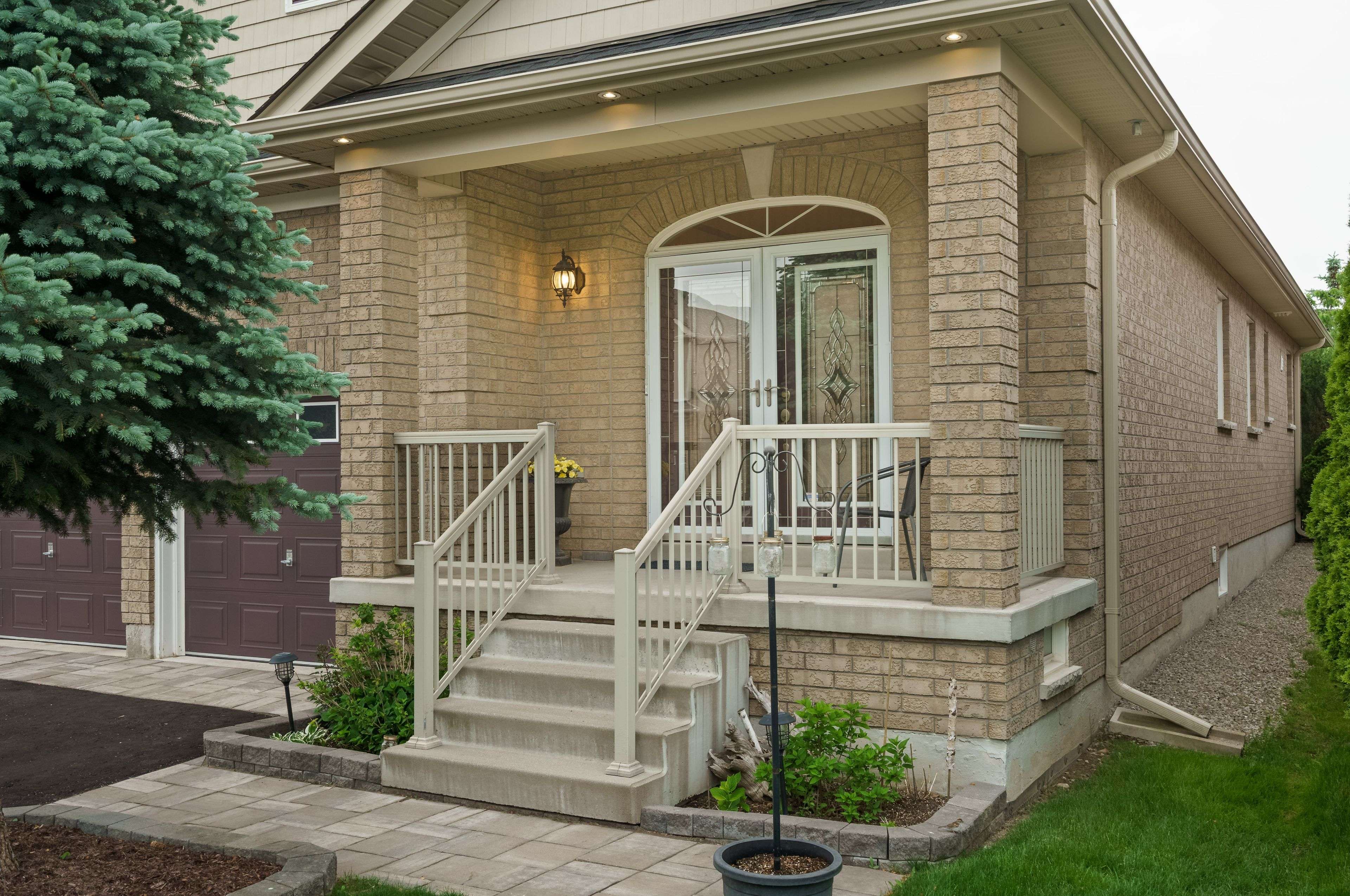 Bradford West Gwillimbury, ON L3Z 0C4,97 Faris ST