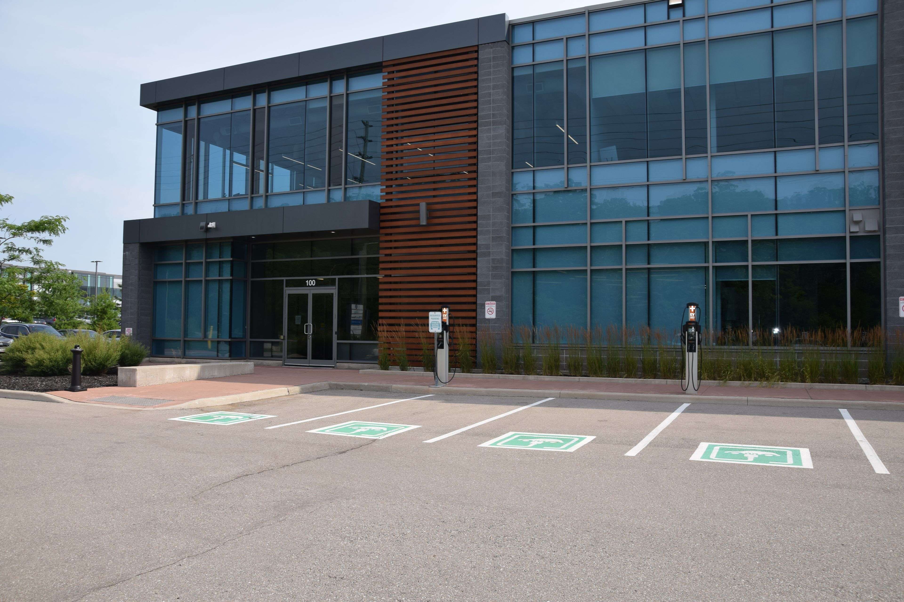 Oakville, ON L6H 7L9,1415 Joshuas Creek DR #100