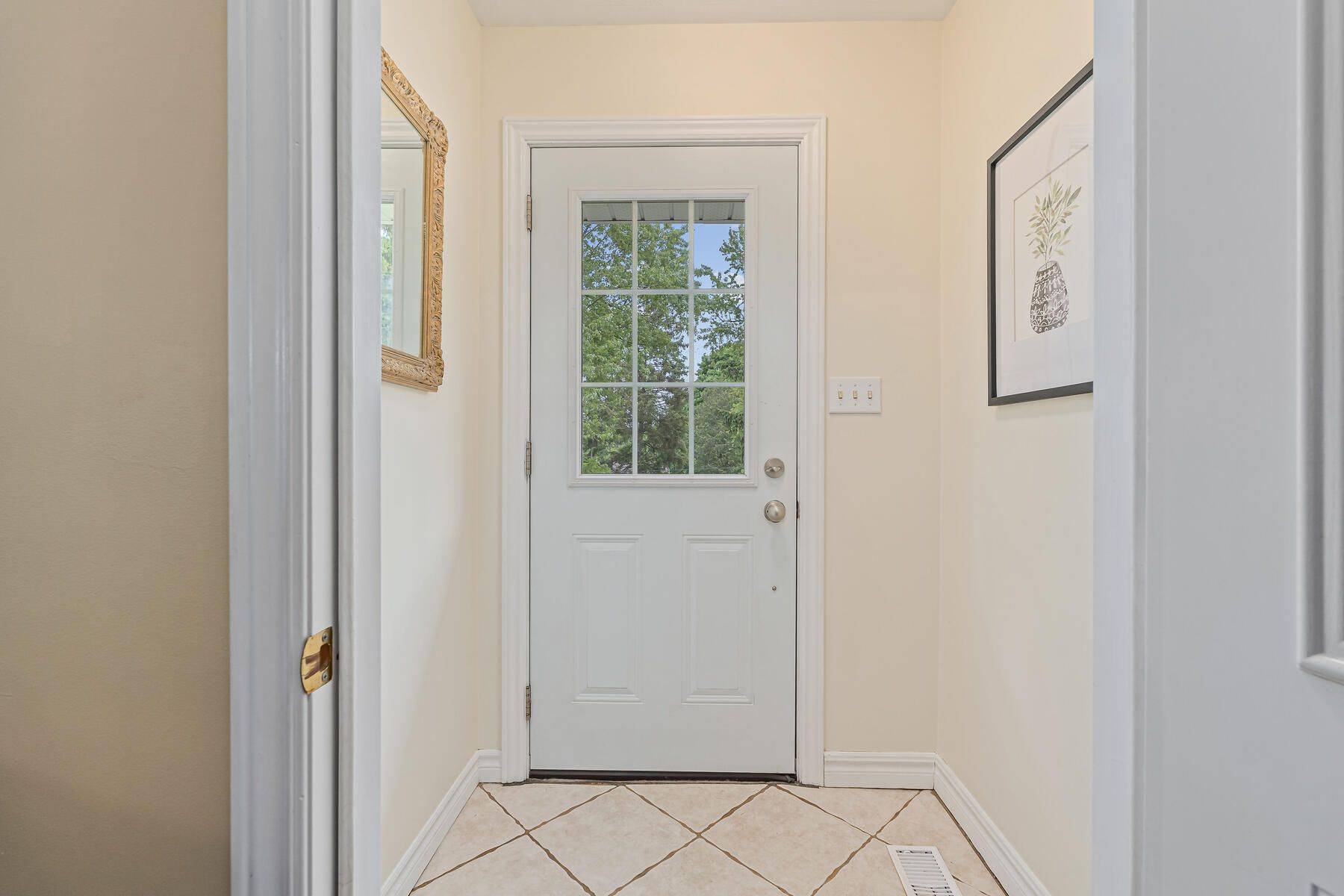 Halton Hills, ON L7G 2V4,112 Park ST E