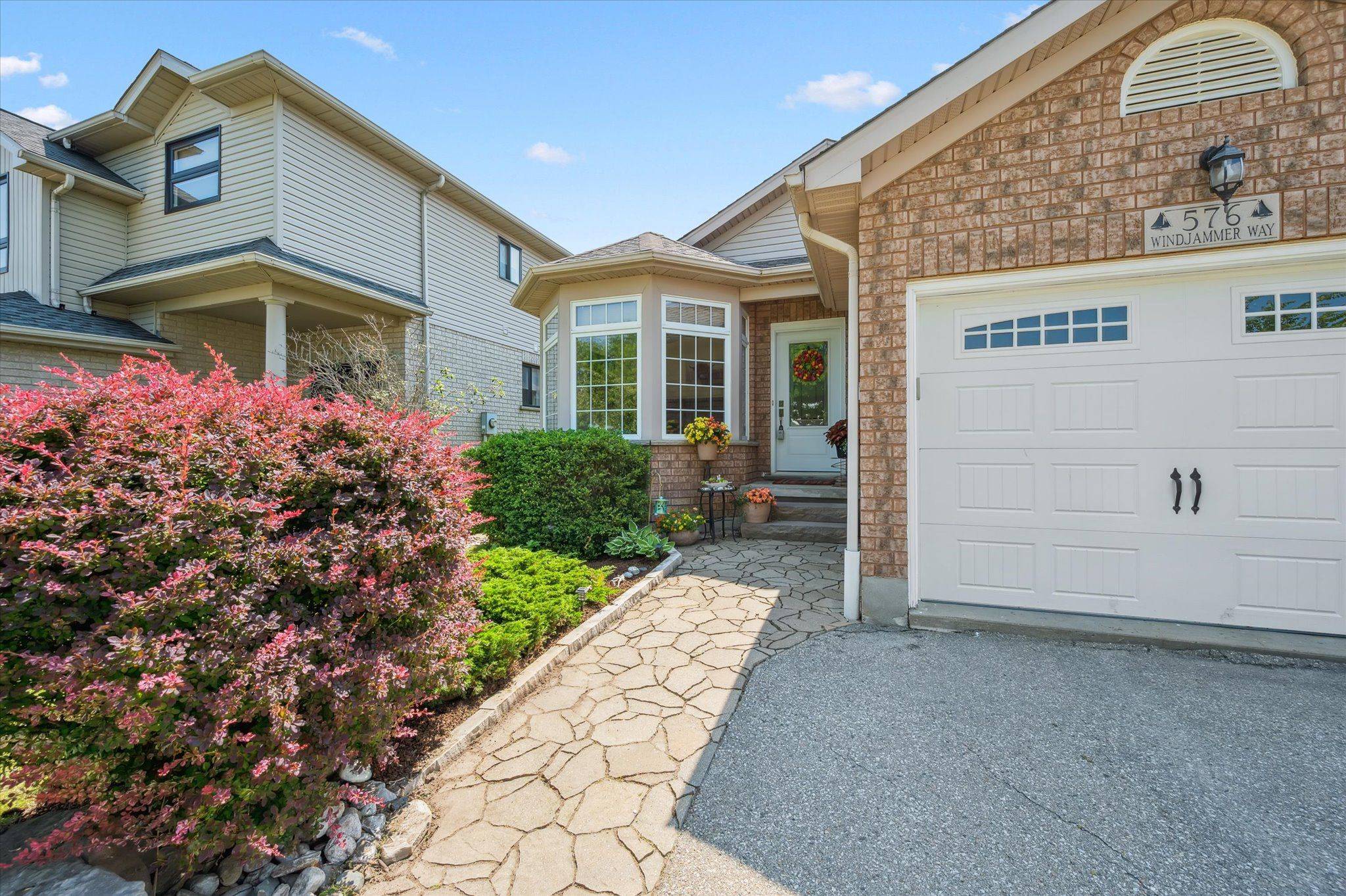 Waterloo, ON N2K 3Z5,576 Windjammer WAY