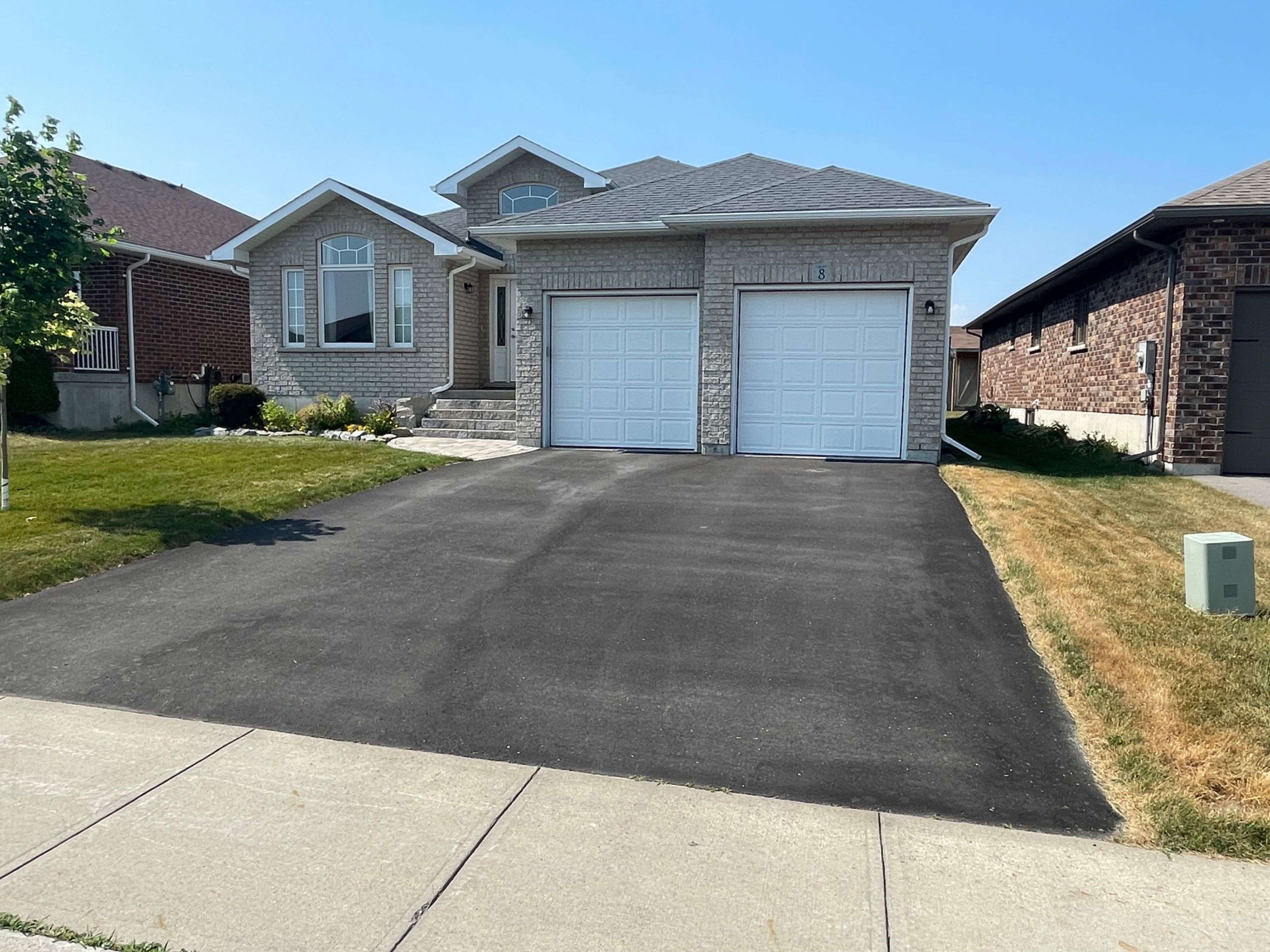 8 Crews ST, Quinte West, ON K8V 0G3