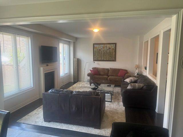 Hamilton, ON L8B 0S7,124 Fingland CRES