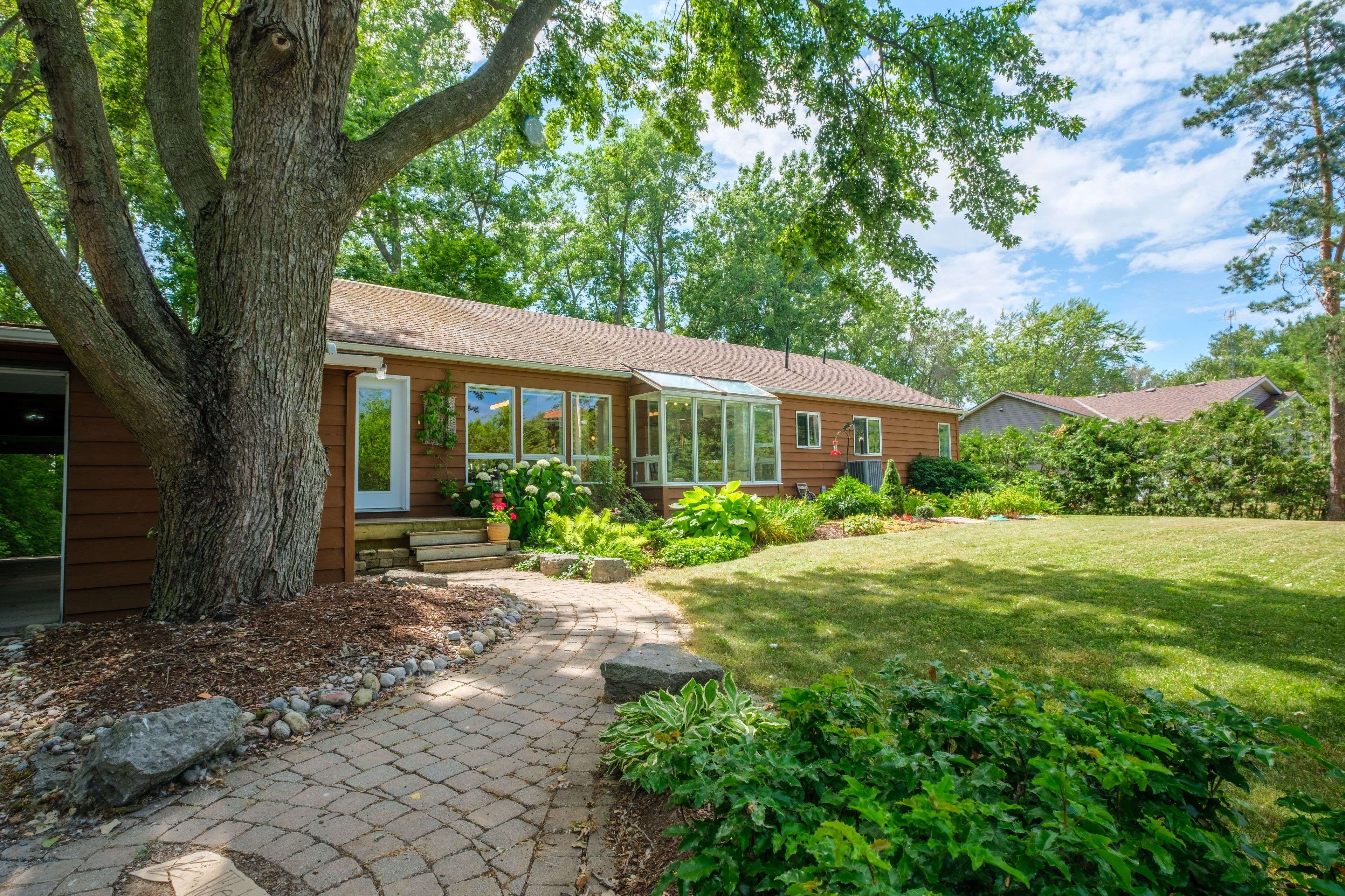 Greater Napanee, ON K7R 3K7,26 Sunset LN