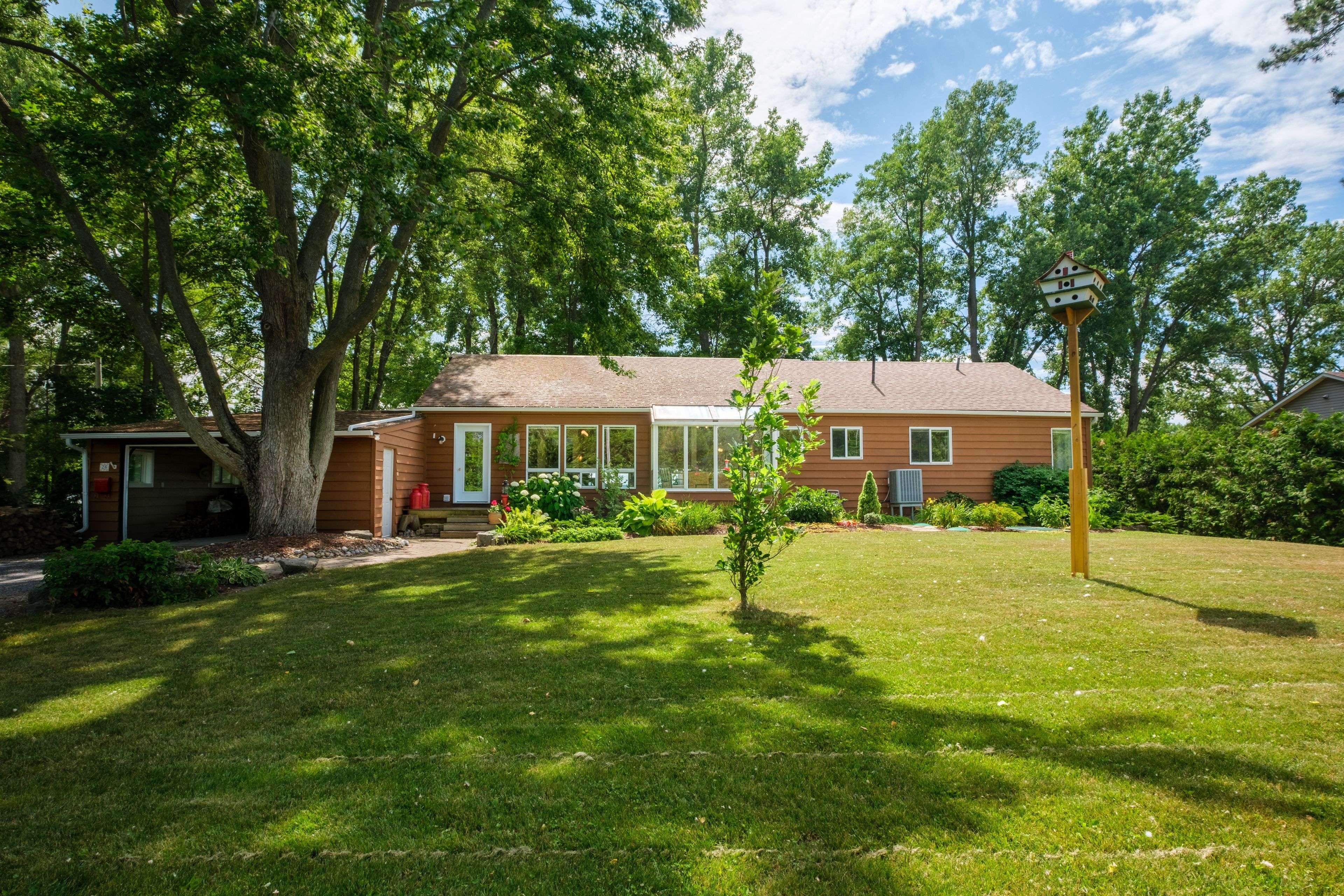 Greater Napanee, ON K7R 3K7,26 Sunset LN