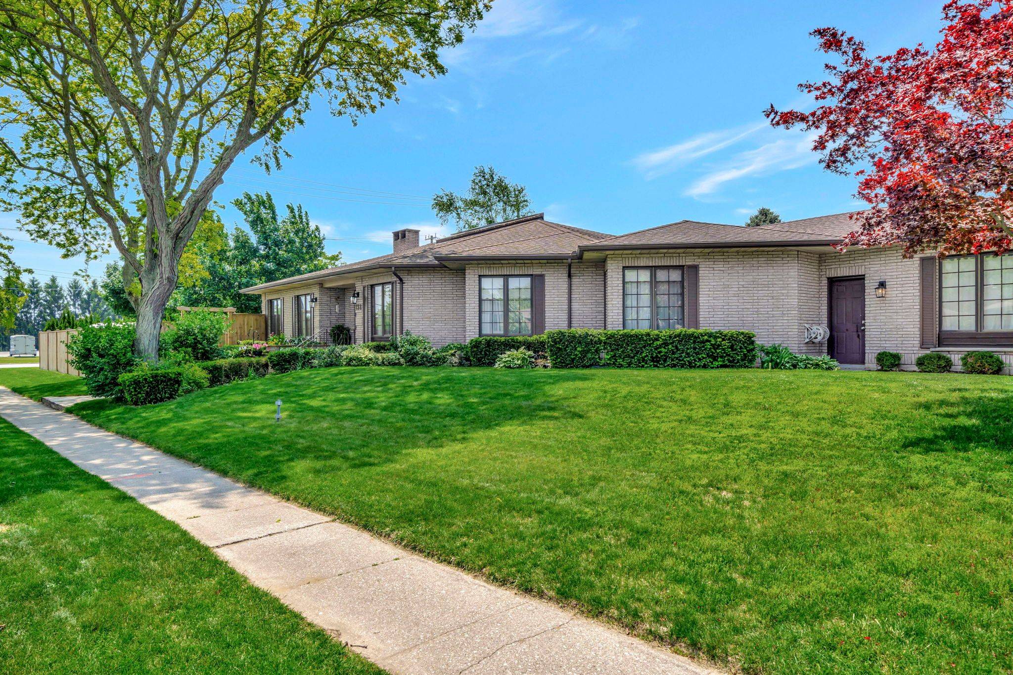 Norfolk, ON N3Y 4S3,132 Oak ST