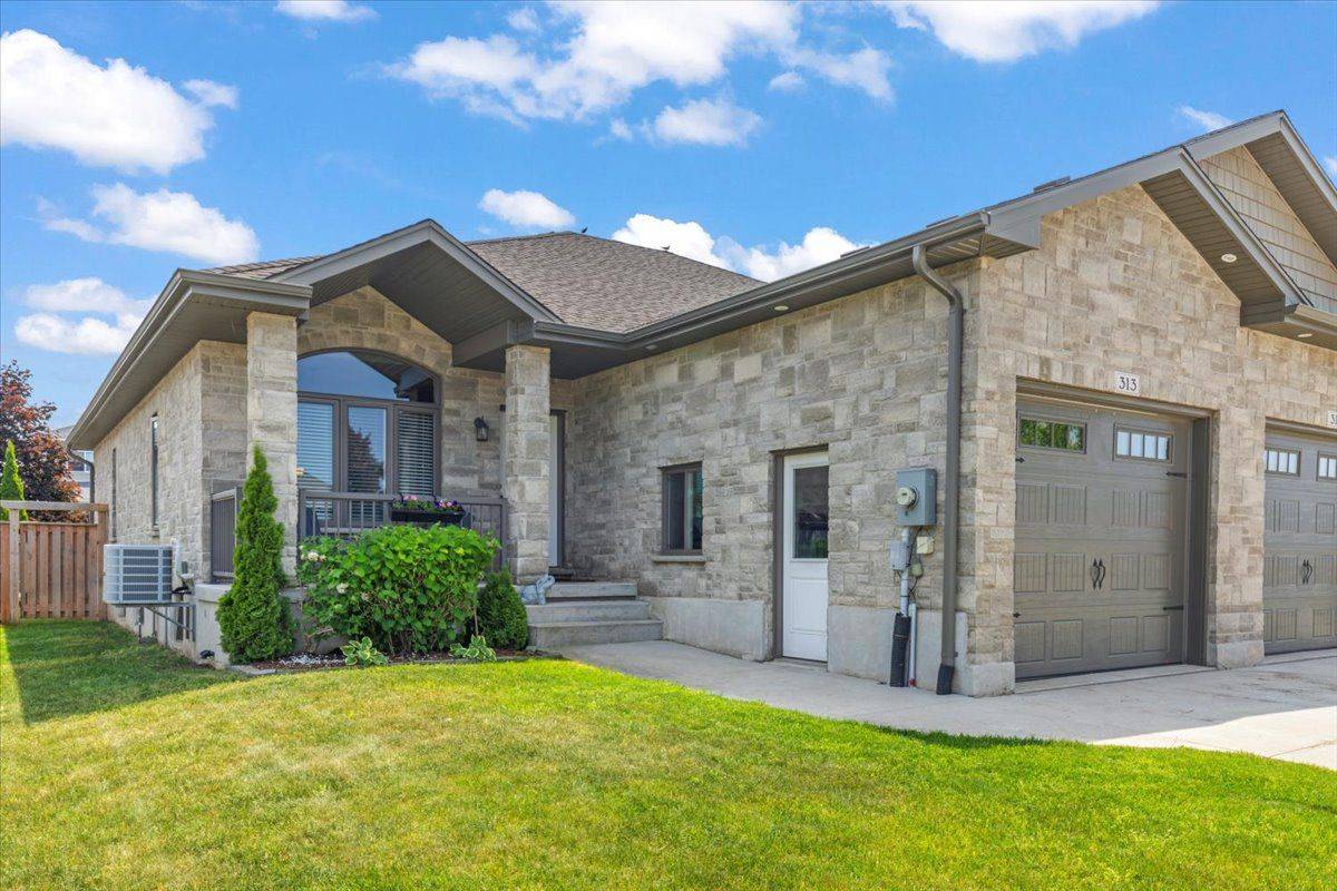 Saugeen Shores, ON N0H 2C1,313 Stickel ST