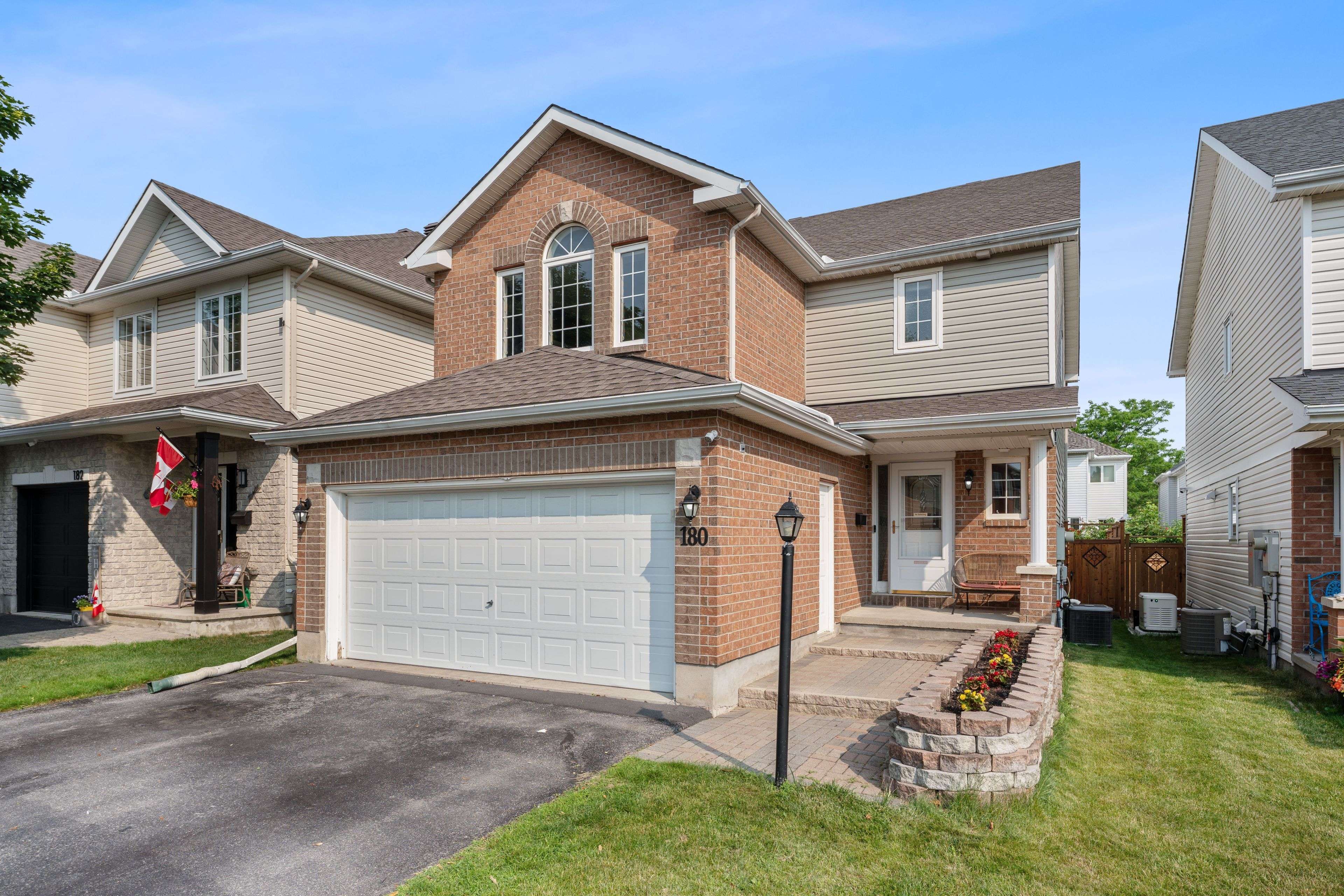 Barrhaven, ON K2J 4W8,180 Deerfox DR