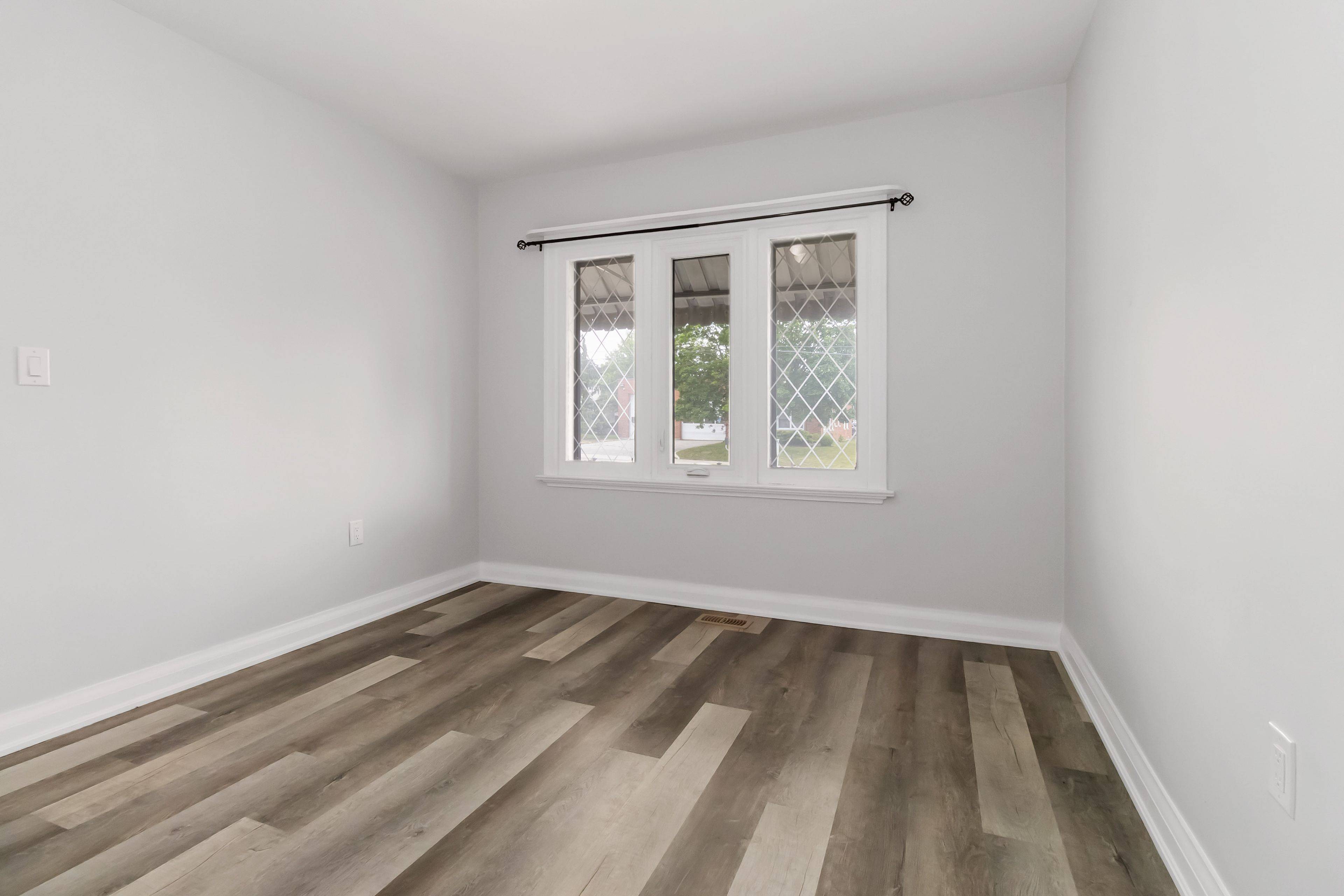 Brantford, ON N3R 4M8,310 St Paul AVE